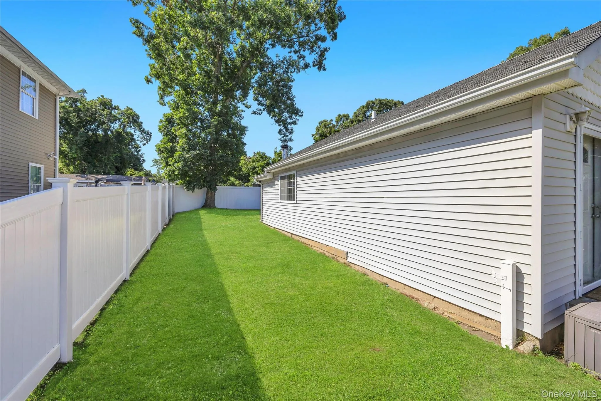 22 Maplewood Avenue, Brookhaven, NY, 2 Bedrooms Bedrooms, 4 Rooms Rooms,1 BathroomBathrooms,Residential Lease,For Rent,Maplewood,0,1029157 22 Maplewood Avenue, Brookhaven, NY, 2 Bedrooms Bedrooms, 4 Rooms Rooms,1 BathroomBathrooms,Residential Lease,For Rent,Maplewood,0,1029157
