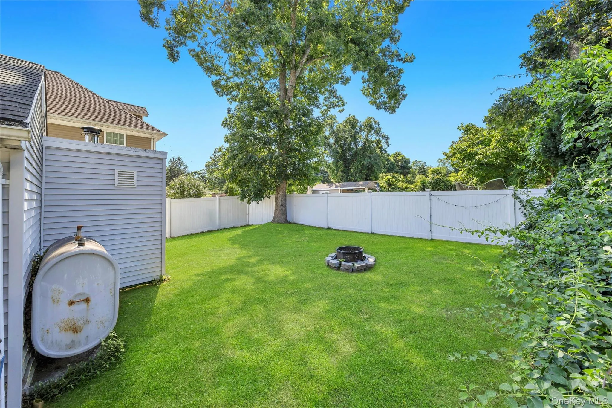 22 Maplewood Avenue, Brookhaven, NY, 2 Bedrooms Bedrooms, 4 Rooms Rooms,1 BathroomBathrooms,Residential Lease,For Rent,Maplewood,0,1029157 22 Maplewood Avenue, Brookhaven, NY, 2 Bedrooms Bedrooms, 4 Rooms Rooms,1 BathroomBathrooms,Residential Lease,For Rent,Maplewood,0,1029157