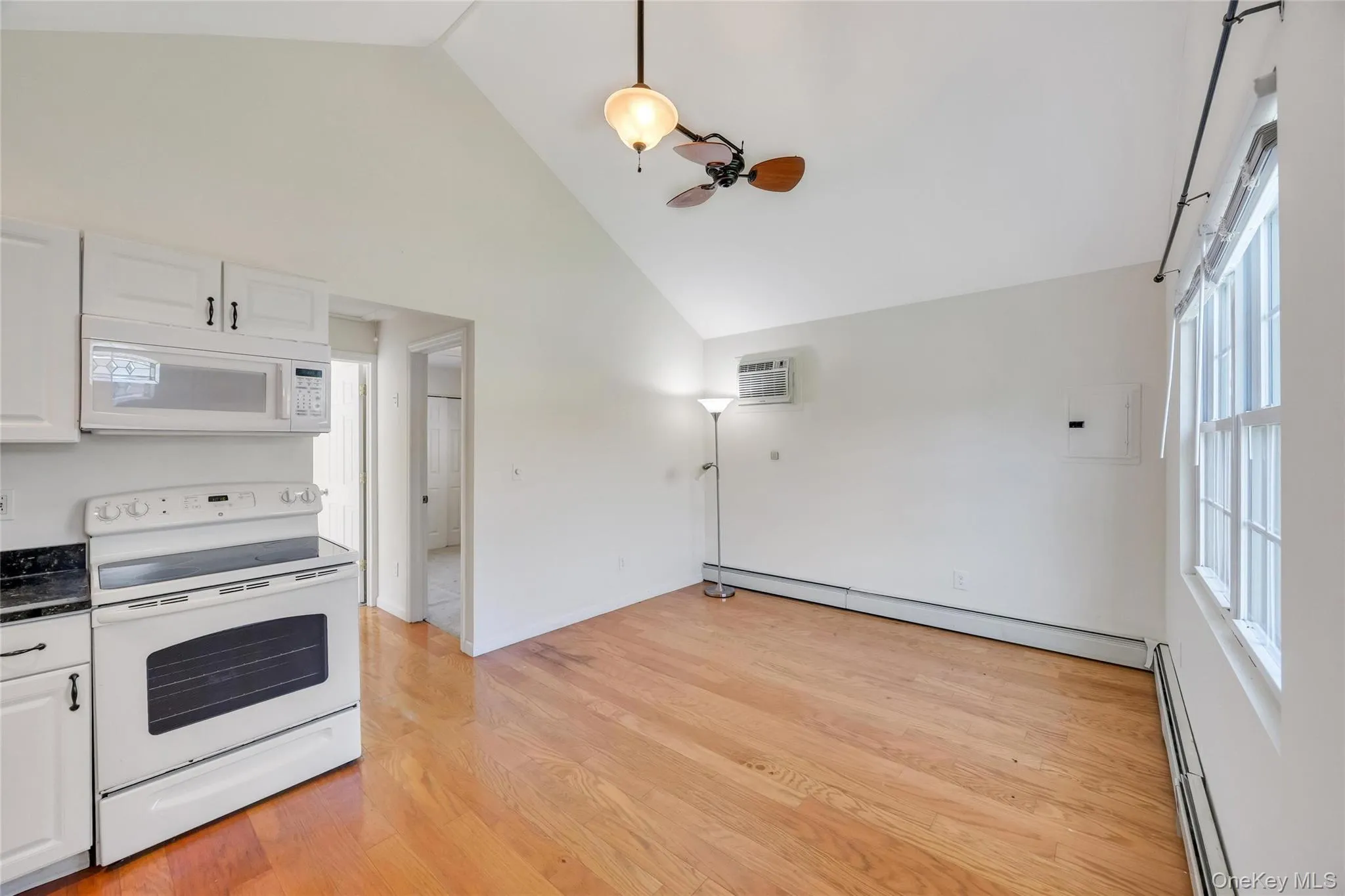 22 Maplewood Avenue, Brookhaven, NY, 2 Bedrooms Bedrooms, 4 Rooms Rooms,1 BathroomBathrooms,Residential Lease,For Rent,Maplewood,0,1029157 22 Maplewood Avenue, Brookhaven, NY, 2 Bedrooms Bedrooms, 4 Rooms Rooms,1 BathroomBathrooms,Residential Lease,For Rent,Maplewood,0,1029157