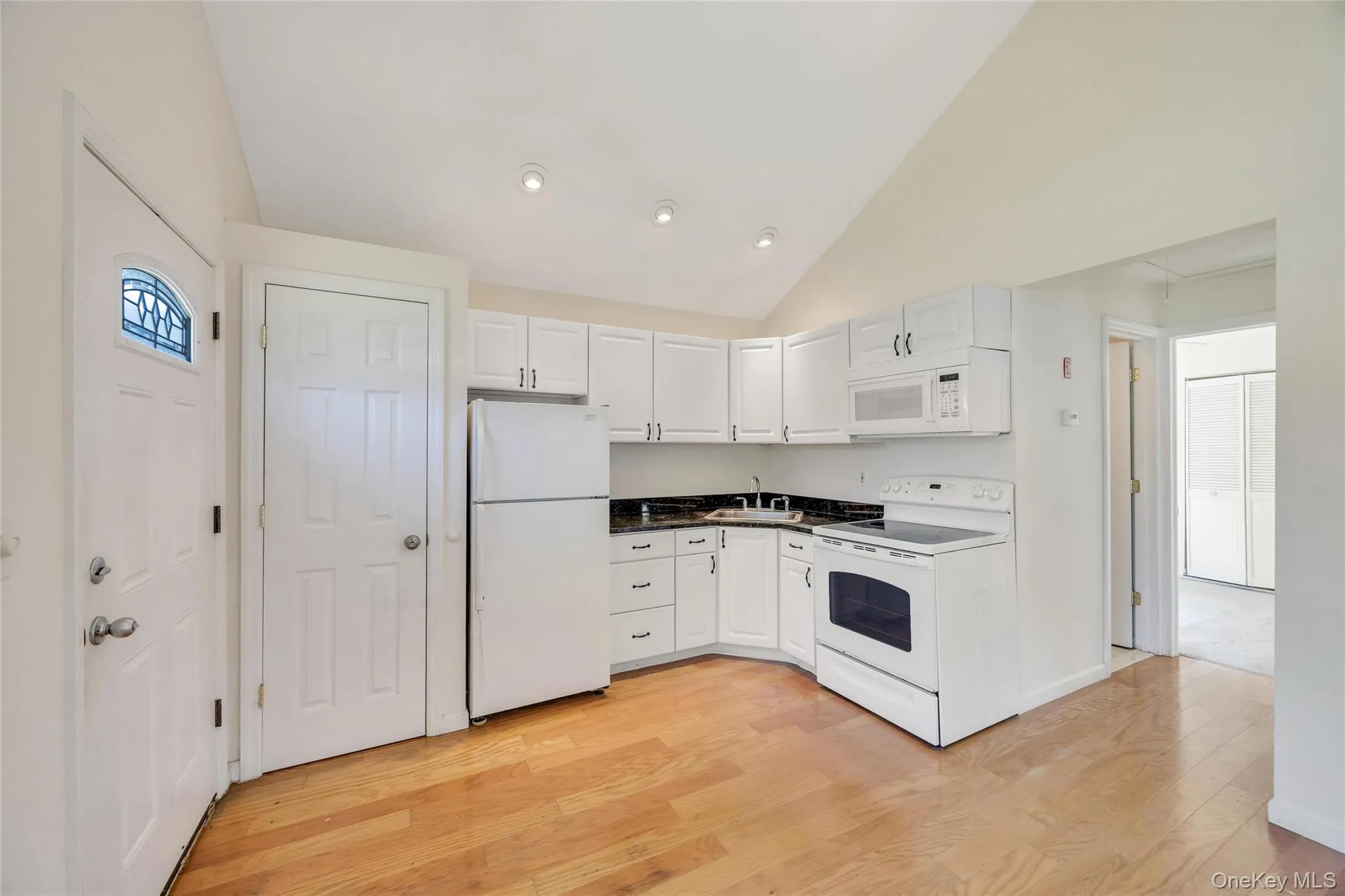 22 Maplewood Avenue, Brookhaven, NY, 2 Bedrooms Bedrooms, 4 Rooms Rooms,1 BathroomBathrooms,Residential Lease,For Rent,Maplewood,0,1029157 22 Maplewood Avenue, Brookhaven, NY, 2 Bedrooms Bedrooms, 4 Rooms Rooms,1 BathroomBathrooms,Residential Lease,For Rent,Maplewood,0,1029157
