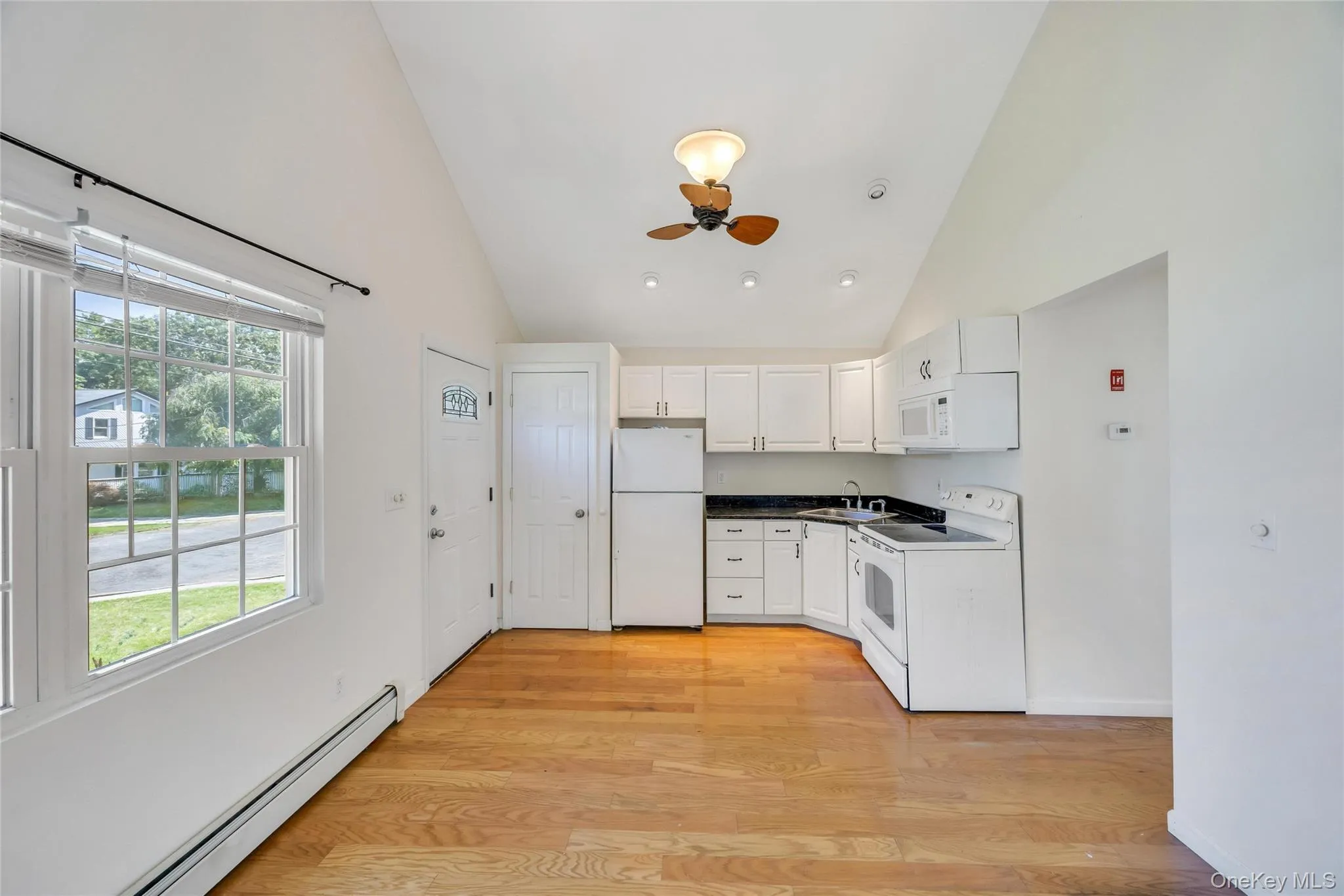 22 Maplewood Avenue, Brookhaven, NY, 2 Bedrooms Bedrooms, 4 Rooms Rooms,1 BathroomBathrooms,Residential Lease,For Rent,Maplewood,0,1029157 22 Maplewood Avenue, Brookhaven, NY, 2 Bedrooms Bedrooms, 4 Rooms Rooms,1 BathroomBathrooms,Residential Lease,For Rent,Maplewood,0,1029157