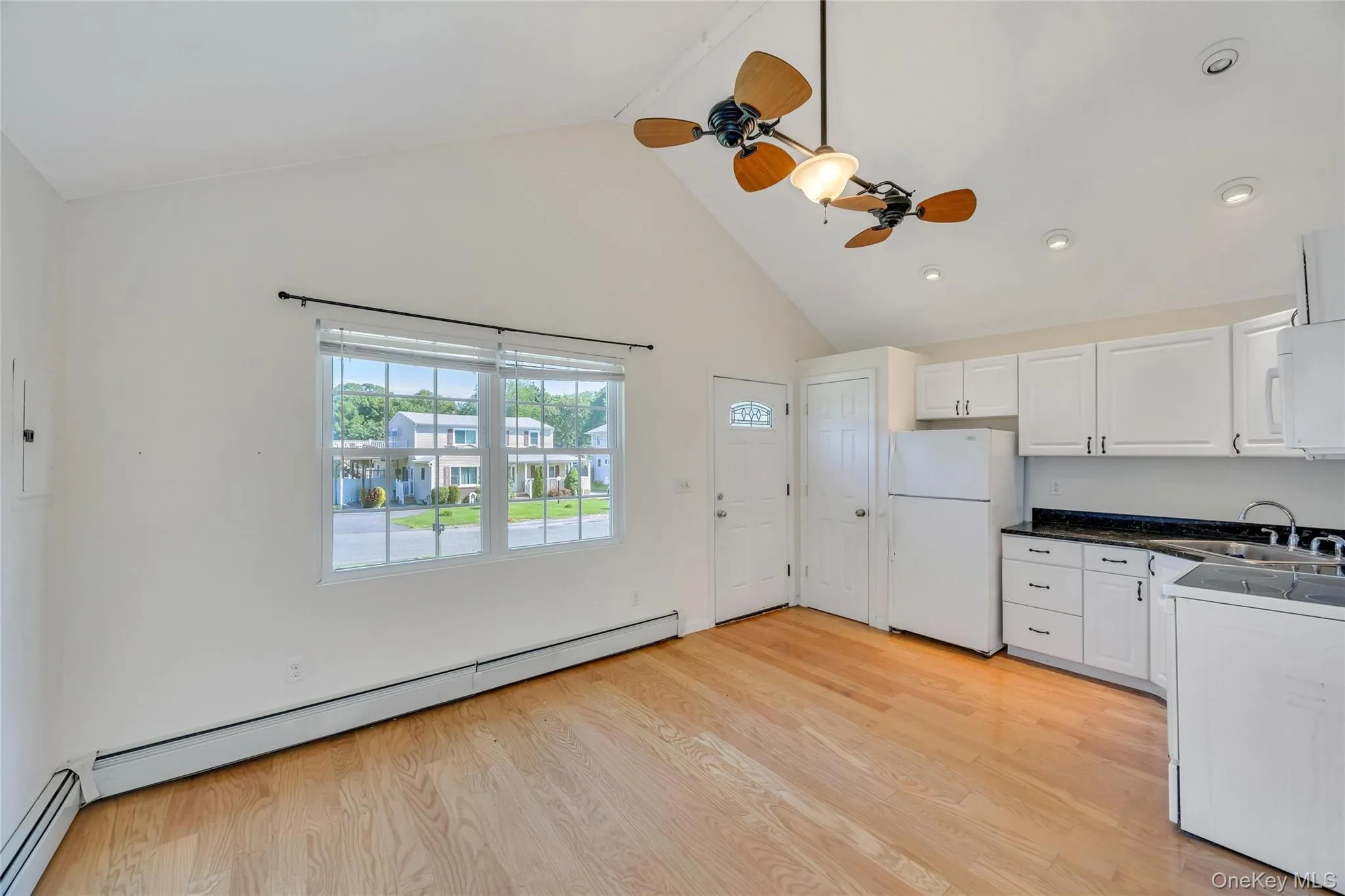 22 Maplewood Avenue, Brookhaven, NY, 2 Bedrooms Bedrooms, 4 Rooms Rooms,1 BathroomBathrooms,Residential Lease,For Rent,Maplewood,0,1029157 22 Maplewood Avenue, Brookhaven, NY, 2 Bedrooms Bedrooms, 4 Rooms Rooms,1 BathroomBathrooms,Residential Lease,For Rent,Maplewood,0,1029157