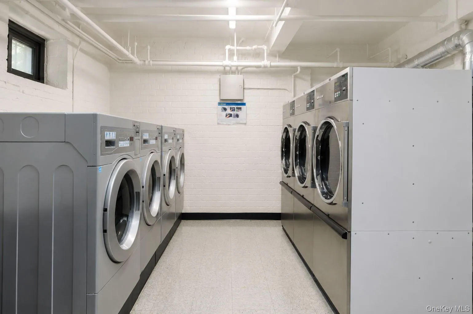 50 Brompton Road, North Hempstead, NY, 1 Bedroom Bedrooms, 5 Rooms Rooms,1 BathroomBathrooms,Residential,For Rent,Brompton,0,1029165 50 Brompton Road, North Hempstead, NY, 1 Bedroom Bedrooms, 5 Rooms Rooms,1 BathroomBathrooms,Residential,For Rent,Brompton,0,1029165