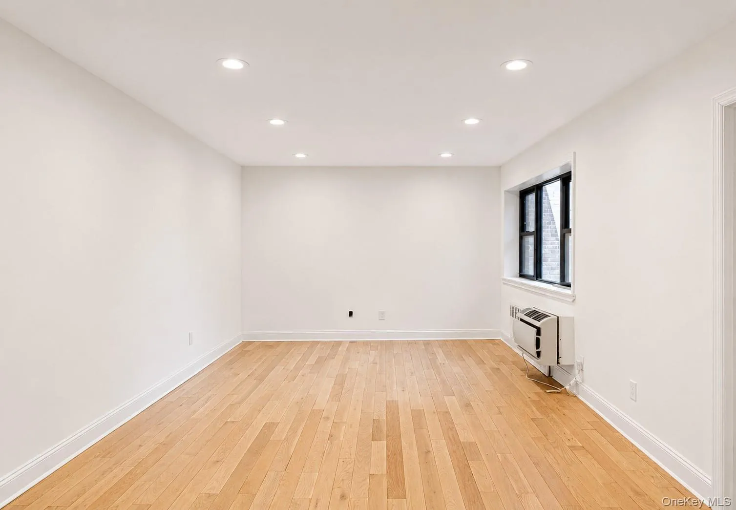 50 Brompton Road, North Hempstead, NY, 1 Bedroom Bedrooms, 5 Rooms Rooms,1 BathroomBathrooms,Residential,For Rent,Brompton,0,1029165 50 Brompton Road, North Hempstead, NY, 1 Bedroom Bedrooms, 5 Rooms Rooms,1 BathroomBathrooms,Residential,For Rent,Brompton,0,1029165