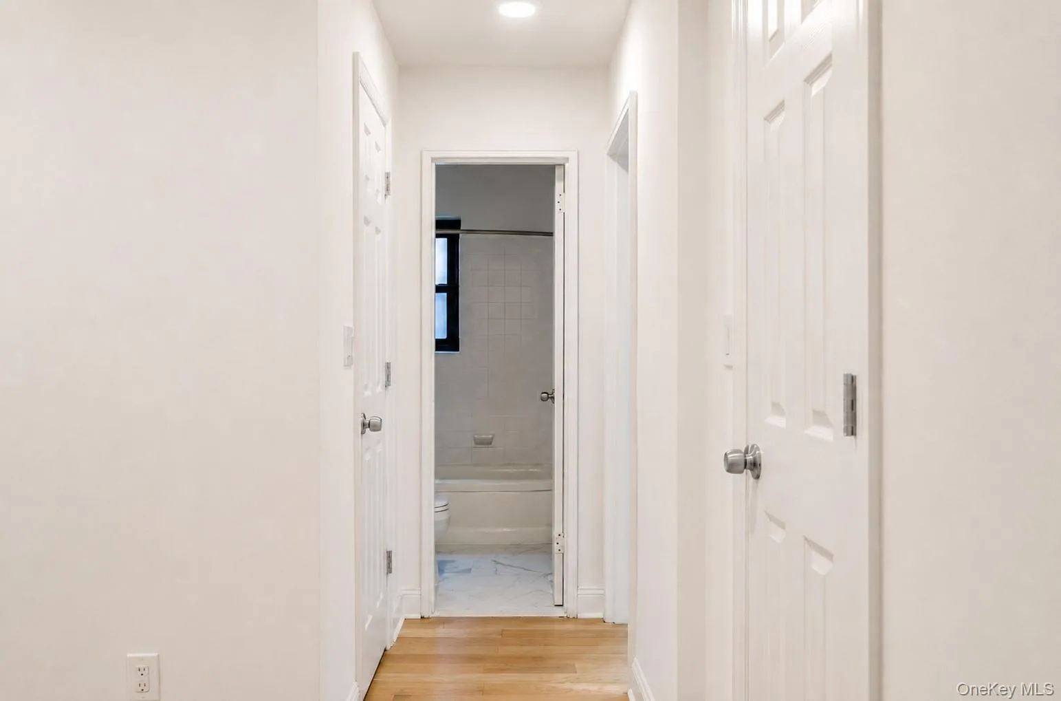50 Brompton Road, North Hempstead, NY, 1 Bedroom Bedrooms, 5 Rooms Rooms,1 BathroomBathrooms,Residential,For Rent,Brompton,0,1029165 50 Brompton Road, North Hempstead, NY, 1 Bedroom Bedrooms, 5 Rooms Rooms,1 BathroomBathrooms,Residential,For Rent,Brompton,0,1029165