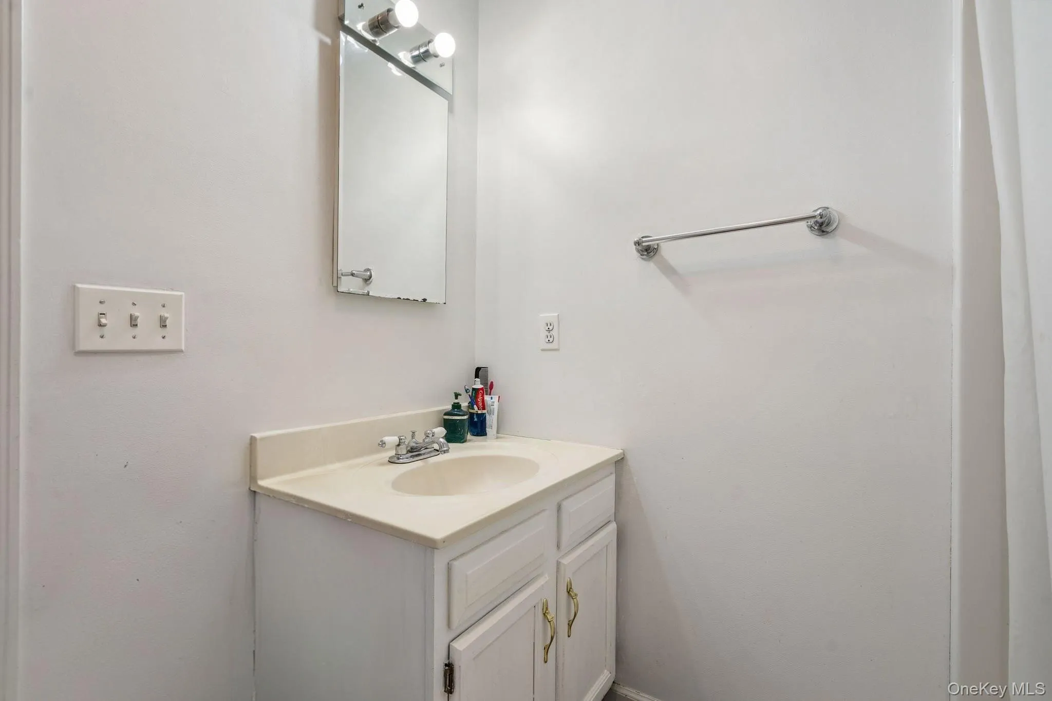 18 Mews Alley, Poughkeepsie (town), NY, 3 Bedrooms Bedrooms, 8 Rooms Rooms,2 BathroomsBathrooms,Residential,For Rent,Mews,0,1029166 18 Mews Alley, Poughkeepsie (town), NY, 3 Bedrooms Bedrooms, 8 Rooms Rooms,2 BathroomsBathrooms,Residential,For Rent,Mews,0,1029166