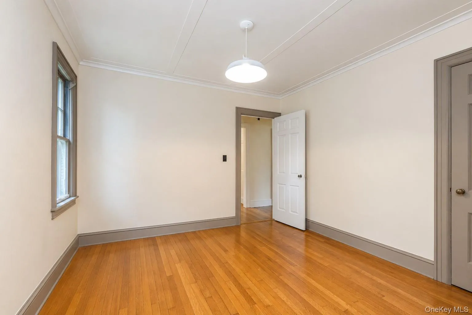 200 Greene Avenue, Islip, NY, 5 Bedrooms Bedrooms, 9 Rooms Rooms,3 BathroomsBathrooms,Residential,For Rent,Greene,0,1029167 200 Greene Avenue, Islip, NY, 5 Bedrooms Bedrooms, 9 Rooms Rooms,3 BathroomsBathrooms,Residential,For Rent,Greene,0,1029167