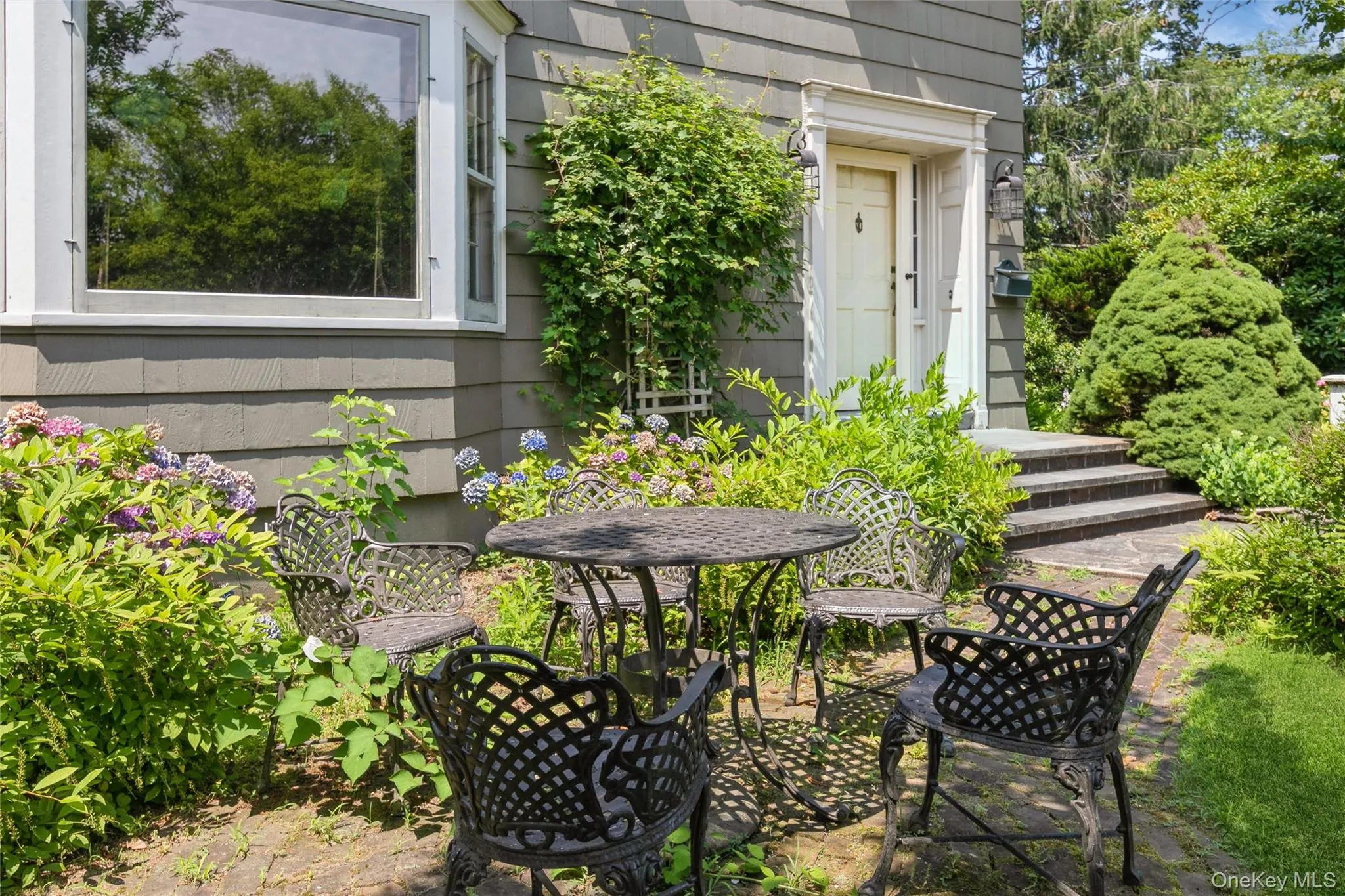 200 Greene Avenue, Islip, NY, 5 Bedrooms Bedrooms, 9 Rooms Rooms,3 BathroomsBathrooms,Residential,For Rent,Greene,0,1029167 200 Greene Avenue, Islip, NY, 5 Bedrooms Bedrooms, 9 Rooms Rooms,3 BathroomsBathrooms,Residential,For Rent,Greene,0,1029167