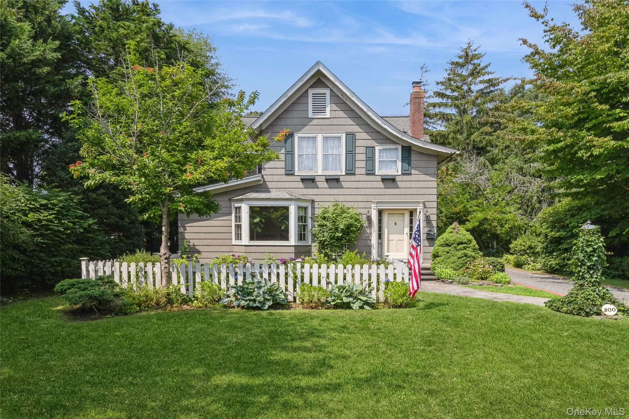 200 Greene Avenue, Islip, NY, 5 Bedrooms Bedrooms, 9 Rooms Rooms,3 BathroomsBathrooms,Residential,For Rent,Greene,0,1029167 200 Greene Avenue, Islip, NY, 5 Bedrooms Bedrooms, 9 Rooms Rooms,3 BathroomsBathrooms,Residential,For Rent,Greene,0,1029167