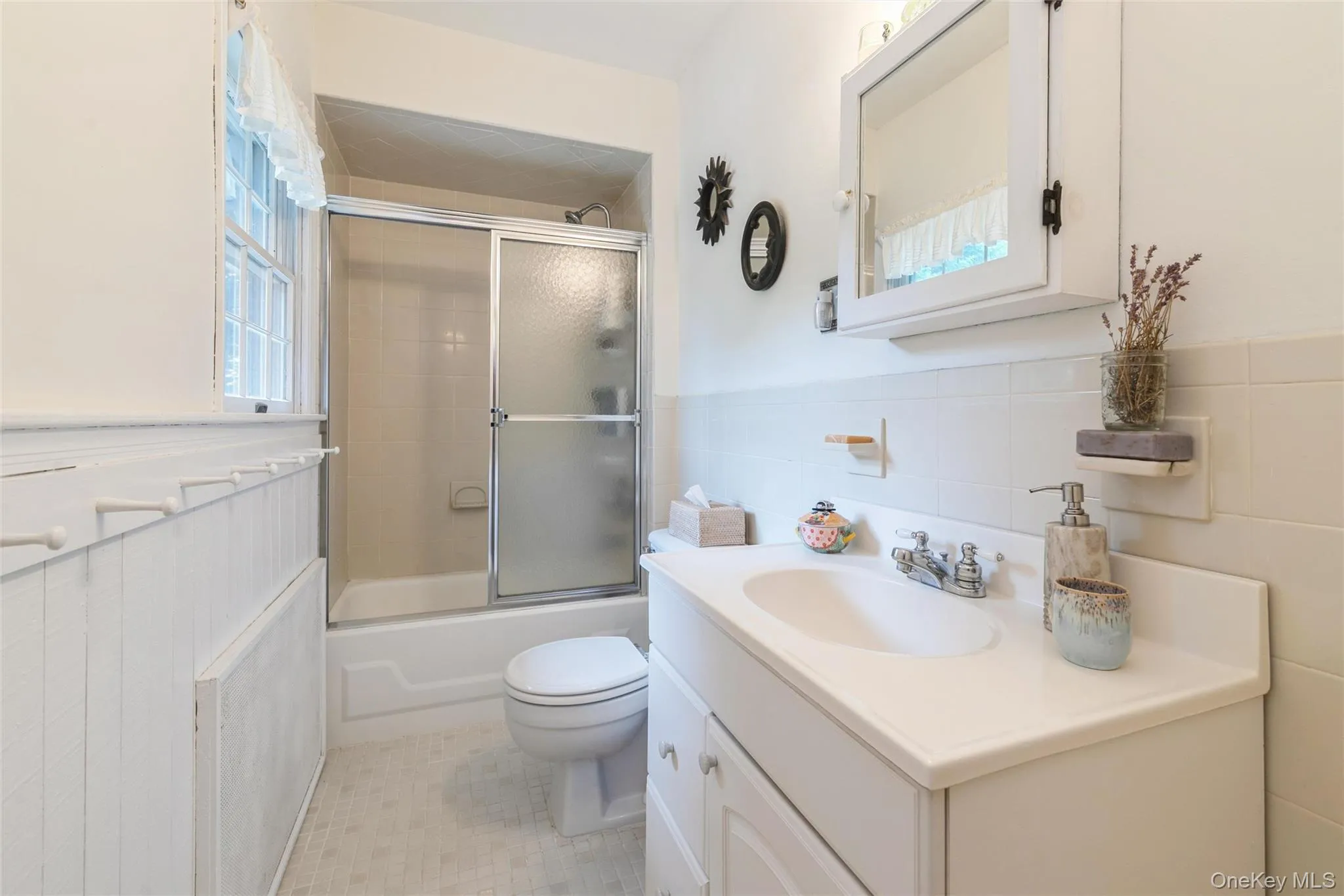 200 Greene Avenue, Islip, NY, 5 Bedrooms Bedrooms, 9 Rooms Rooms,3 BathroomsBathrooms,Residential,For Rent,Greene,0,1029167 200 Greene Avenue, Islip, NY, 5 Bedrooms Bedrooms, 9 Rooms Rooms,3 BathroomsBathrooms,Residential,For Rent,Greene,0,1029167