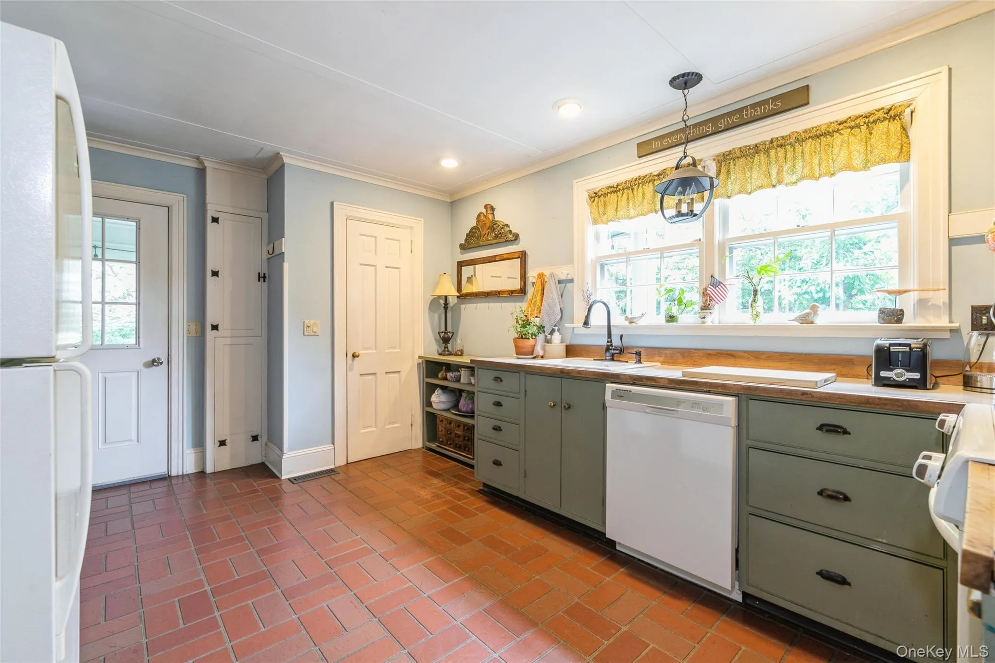 200 Greene Avenue, Islip, NY, 5 Bedrooms Bedrooms, 9 Rooms Rooms,3 BathroomsBathrooms,Residential,For Rent,Greene,0,1029167 200 Greene Avenue, Islip, NY, 5 Bedrooms Bedrooms, 9 Rooms Rooms,3 BathroomsBathrooms,Residential,For Rent,Greene,0,1029167