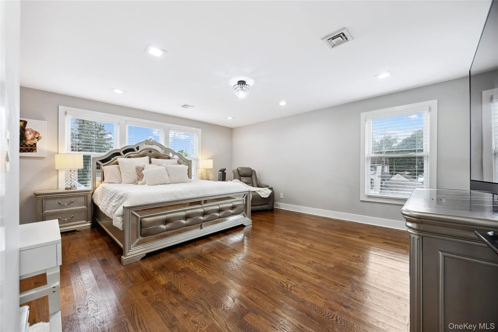 81 Pearsall Avenue, Hempstead, NY, 4 Bedrooms Bedrooms, 9 Rooms Rooms,3 BathroomsBathrooms,Residential,For Rent,Pearsall,0,1029182 81 Pearsall Avenue, Hempstead, NY, 4 Bedrooms Bedrooms, 9 Rooms Rooms,3 BathroomsBathrooms,Residential,For Rent,Pearsall,0,1029182