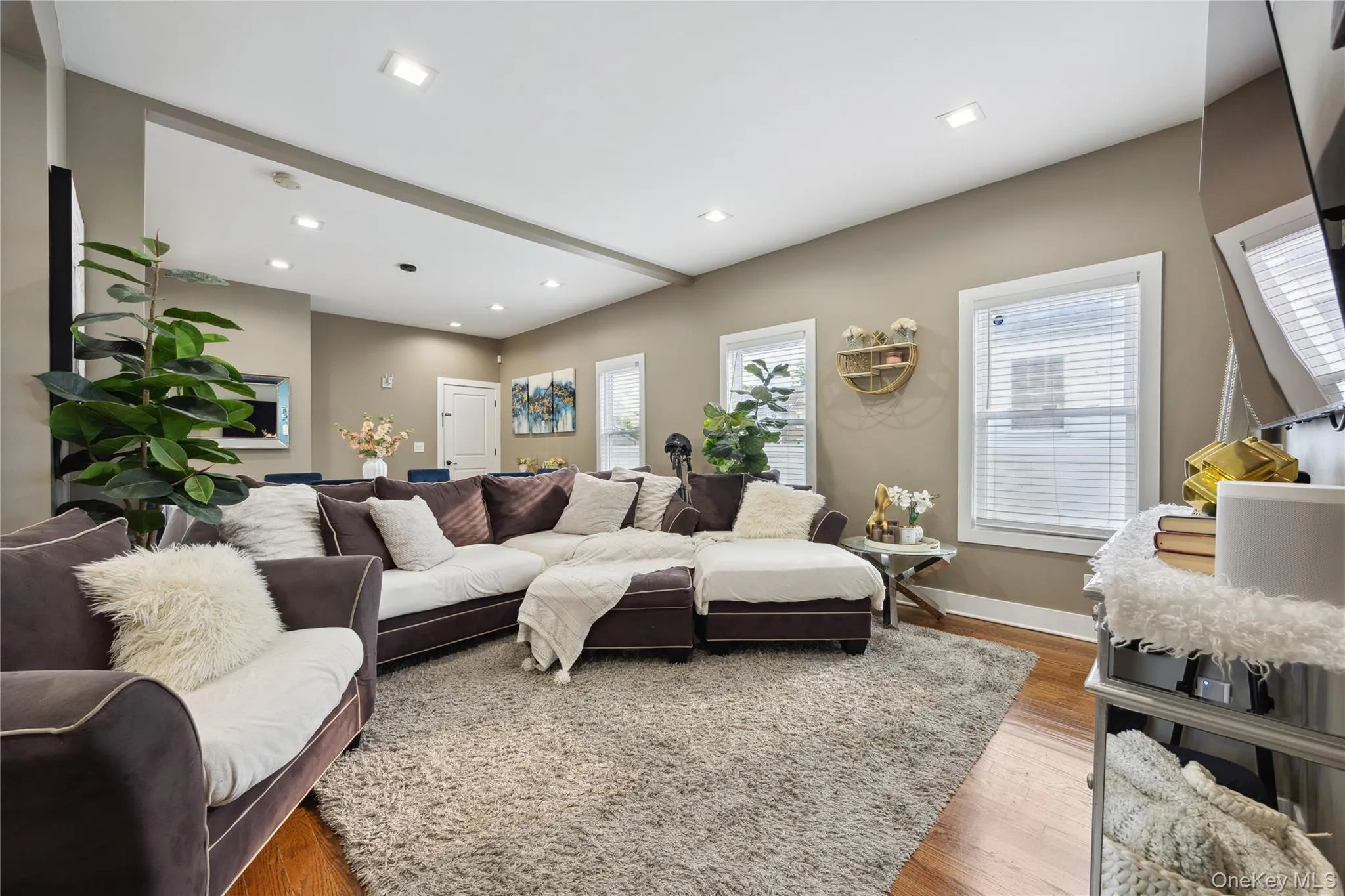 81 Pearsall Avenue, Hempstead, NY, 4 Bedrooms Bedrooms, 9 Rooms Rooms,3 BathroomsBathrooms,Residential,For Rent,Pearsall,0,1029182 81 Pearsall Avenue, Hempstead, NY, 4 Bedrooms Bedrooms, 9 Rooms Rooms,3 BathroomsBathrooms,Residential,For Rent,Pearsall,0,1029182