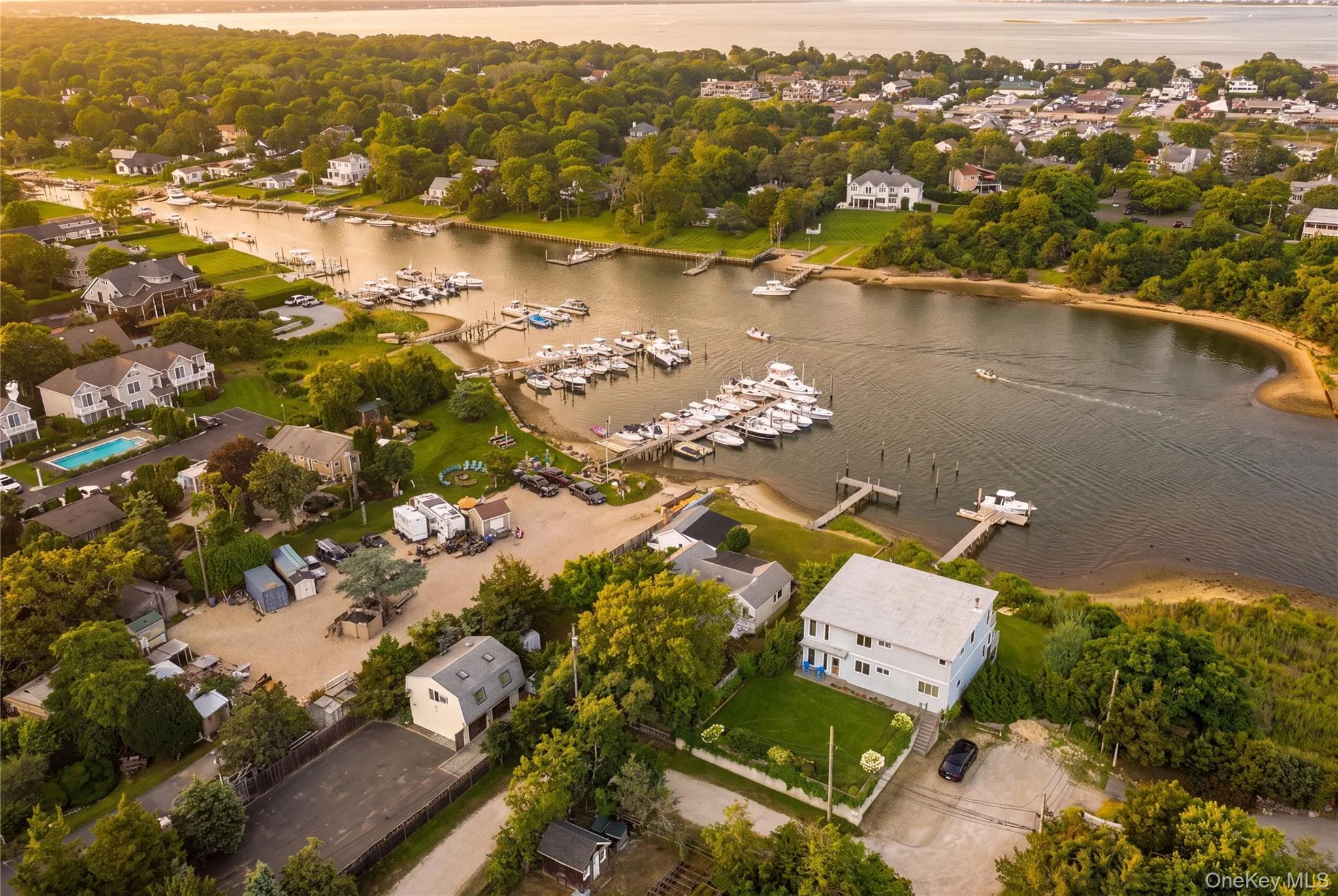 35 Gardners Lane, Southampton, NY, 4 Bedrooms Bedrooms, 12 Rooms Rooms,4 BathroomsBathrooms,Residential,For Rent,Gardners,0,1029188 35 Gardners Lane, Southampton, NY, 4 Bedrooms Bedrooms, 12 Rooms Rooms,4 BathroomsBathrooms,Residential,For Rent,Gardners,0,1029188