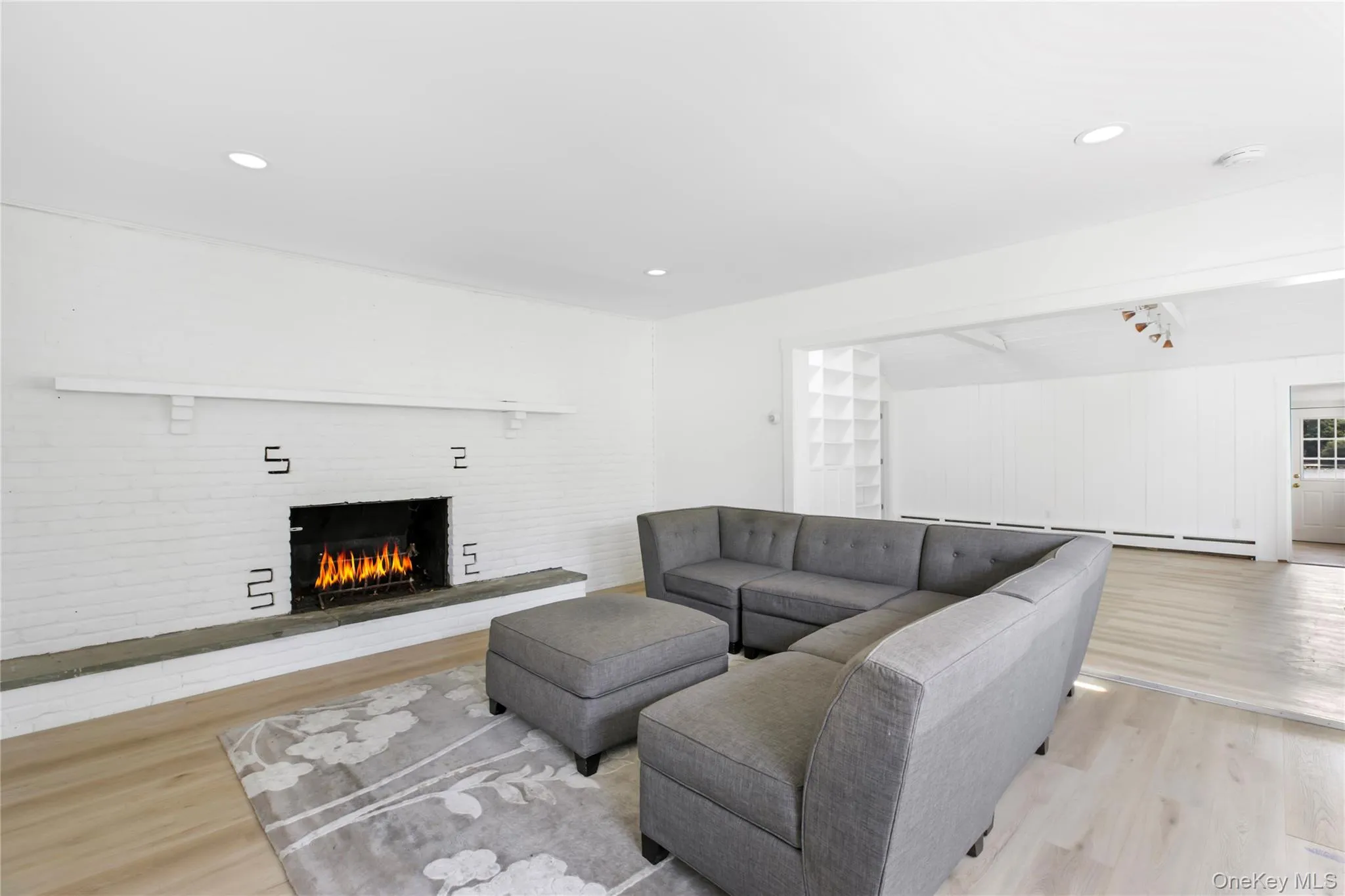 35 Gardners Lane, Southampton, NY, 4 Bedrooms Bedrooms, 12 Rooms Rooms,4 BathroomsBathrooms,Residential,For Rent,Gardners,0,1029188 35 Gardners Lane, Southampton, NY, 4 Bedrooms Bedrooms, 12 Rooms Rooms,4 BathroomsBathrooms,Residential,For Rent,Gardners,0,1029188