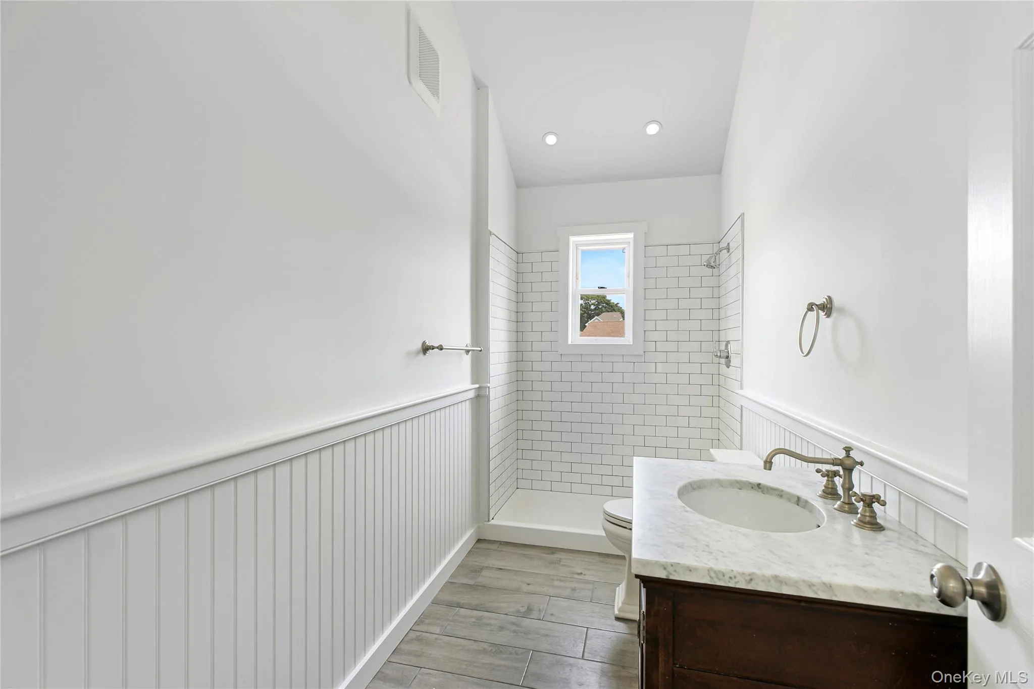 35 Gardners Lane, Southampton, NY, 4 Bedrooms Bedrooms, 12 Rooms Rooms,4 BathroomsBathrooms,Residential,For Rent,Gardners,0,1029188 35 Gardners Lane, Southampton, NY, 4 Bedrooms Bedrooms, 12 Rooms Rooms,4 BathroomsBathrooms,Residential,For Rent,Gardners,0,1029188