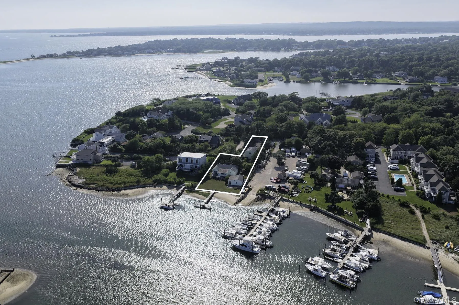 35 Gardners Lane, Southampton, NY, 4 Bedrooms Bedrooms, 12 Rooms Rooms,4 BathroomsBathrooms,Residential,For Rent,Gardners,0,1029188 35 Gardners Lane, Southampton, NY, 4 Bedrooms Bedrooms, 12 Rooms Rooms,4 BathroomsBathrooms,Residential,For Rent,Gardners,0,1029188