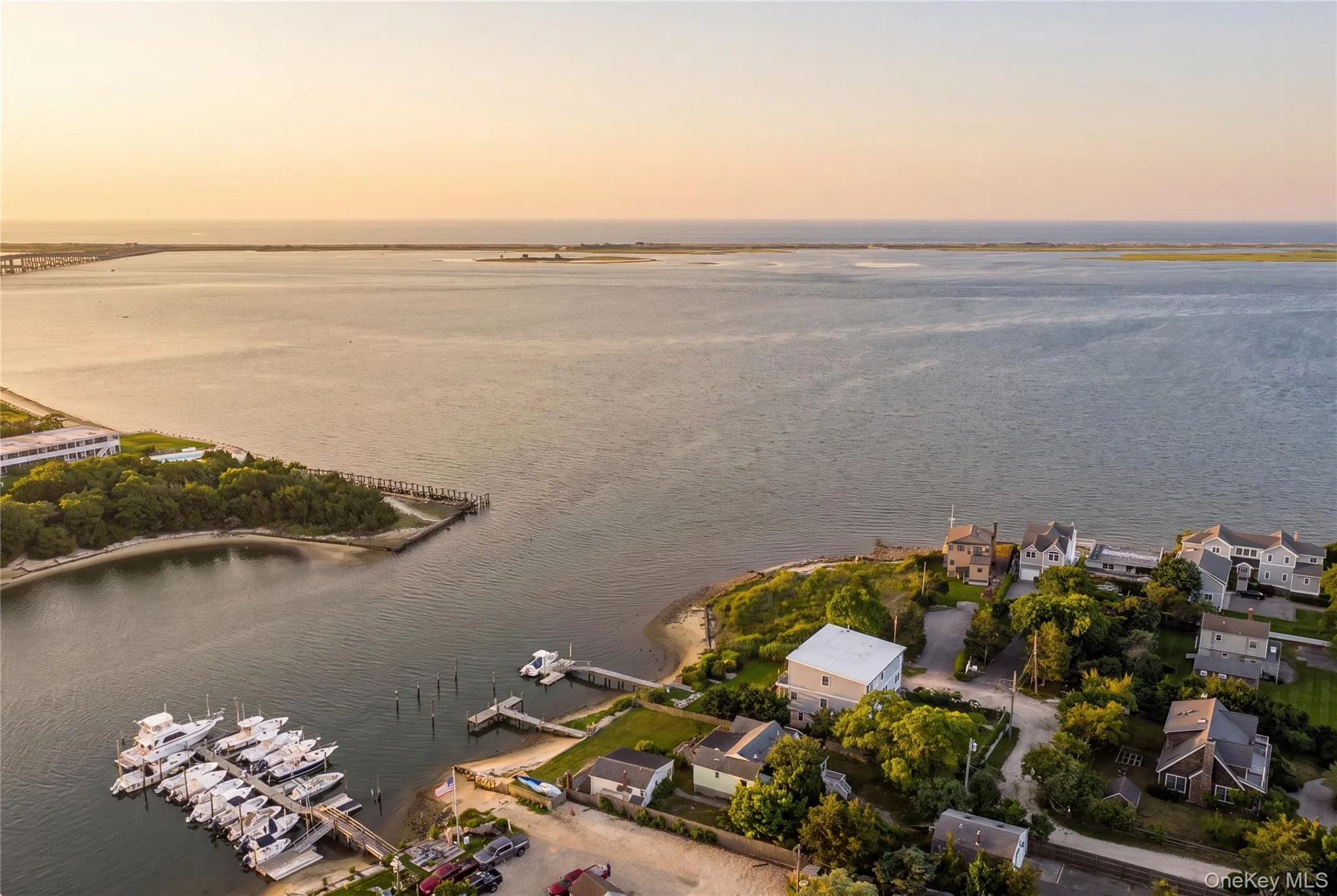 35 Gardners Lane, Southampton, NY, 4 Bedrooms Bedrooms, 12 Rooms Rooms,4 BathroomsBathrooms,Residential,For Rent,Gardners,0,1029188 35 Gardners Lane, Southampton, NY, 4 Bedrooms Bedrooms, 12 Rooms Rooms,4 BathroomsBathrooms,Residential,For Rent,Gardners,0,1029188