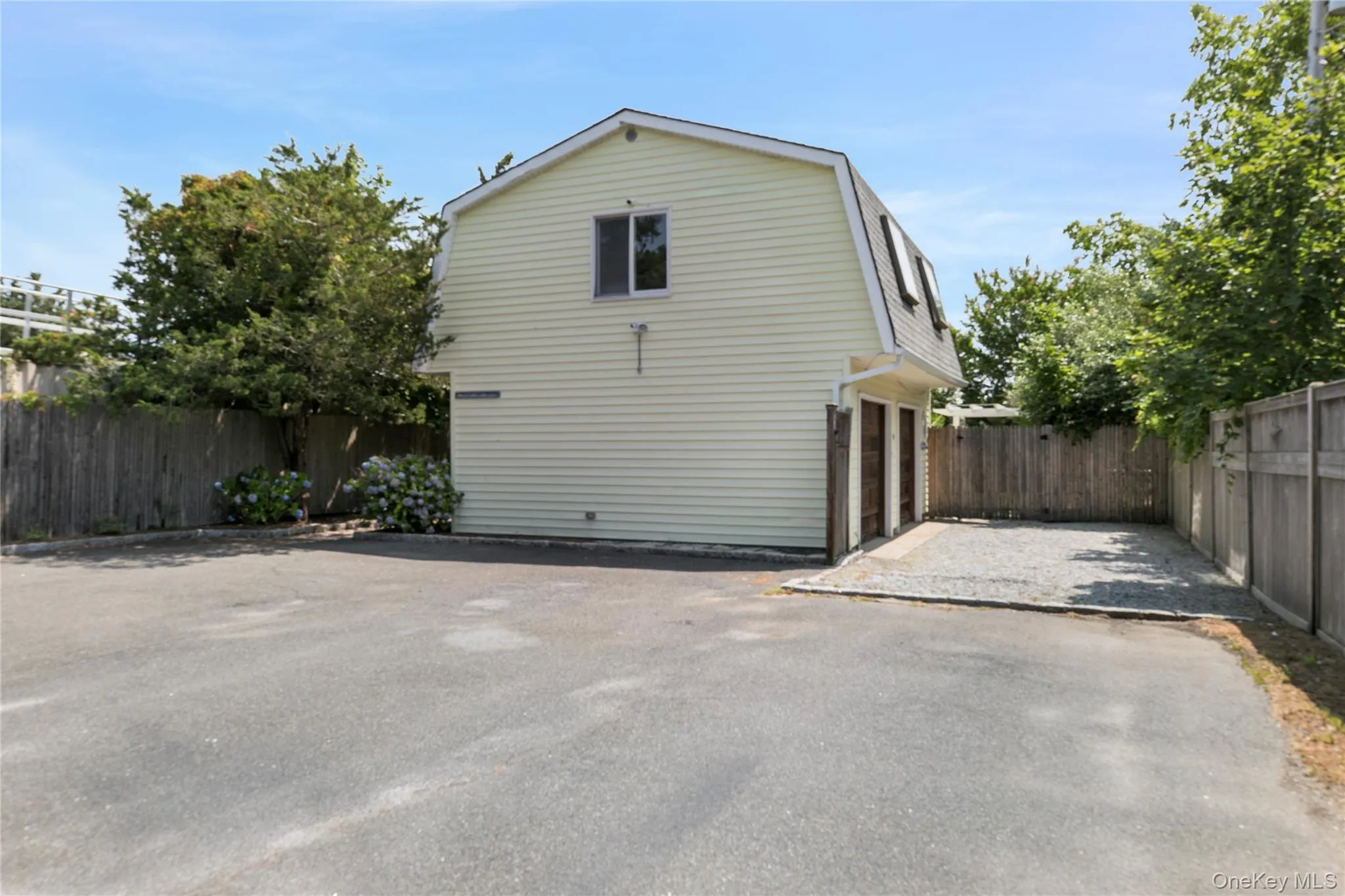 35 Gardners Lane, Southampton, NY, 4 Bedrooms Bedrooms, 12 Rooms Rooms,4 BathroomsBathrooms,Residential,For Rent,Gardners,0,1029188 35 Gardners Lane, Southampton, NY, 4 Bedrooms Bedrooms, 12 Rooms Rooms,4 BathroomsBathrooms,Residential,For Rent,Gardners,0,1029188