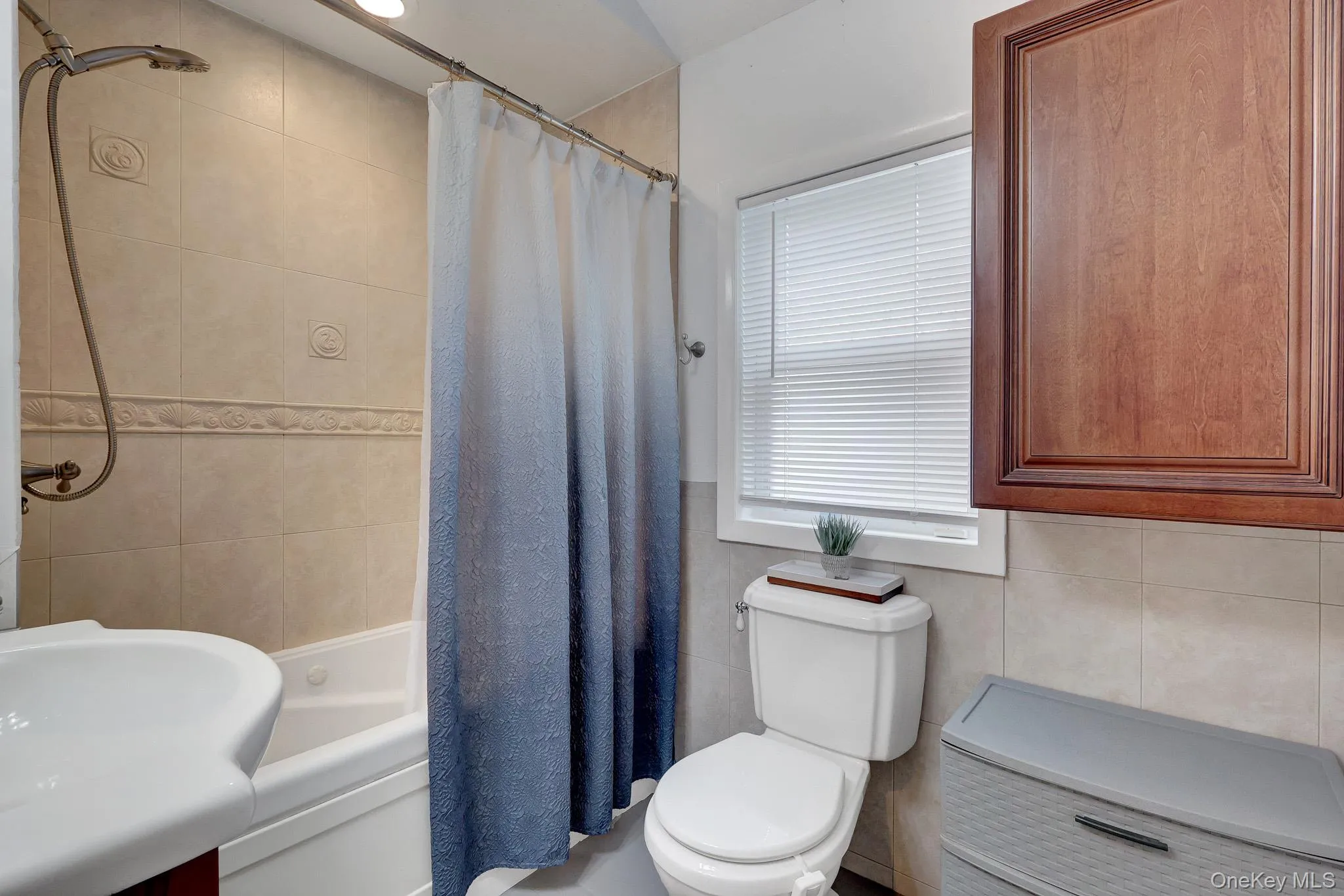 629 East Drive, Babylon, NY, 3 Bedrooms Bedrooms, 6 Rooms Rooms,1 BathroomBathrooms,Residential,For Rent,East,0,1029193 629 East Drive, Babylon, NY, 3 Bedrooms Bedrooms, 6 Rooms Rooms,1 BathroomBathrooms,Residential,For Rent,East,0,1029193