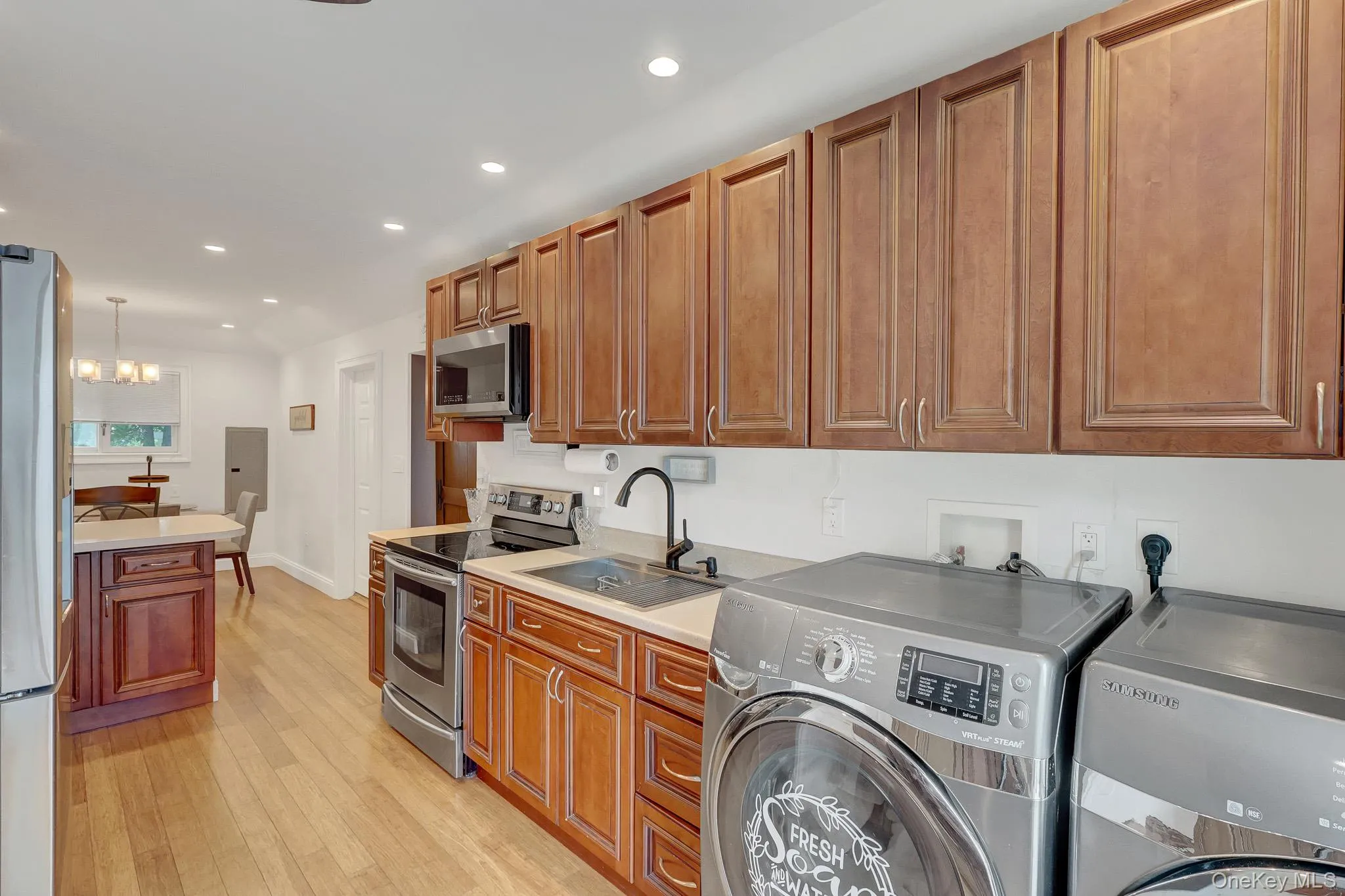 629 East Drive, Babylon, NY, 3 Bedrooms Bedrooms, 6 Rooms Rooms,1 BathroomBathrooms,Residential,For Rent,East,0,1029193 629 East Drive, Babylon, NY, 3 Bedrooms Bedrooms, 6 Rooms Rooms,1 BathroomBathrooms,Residential,For Rent,East,0,1029193
