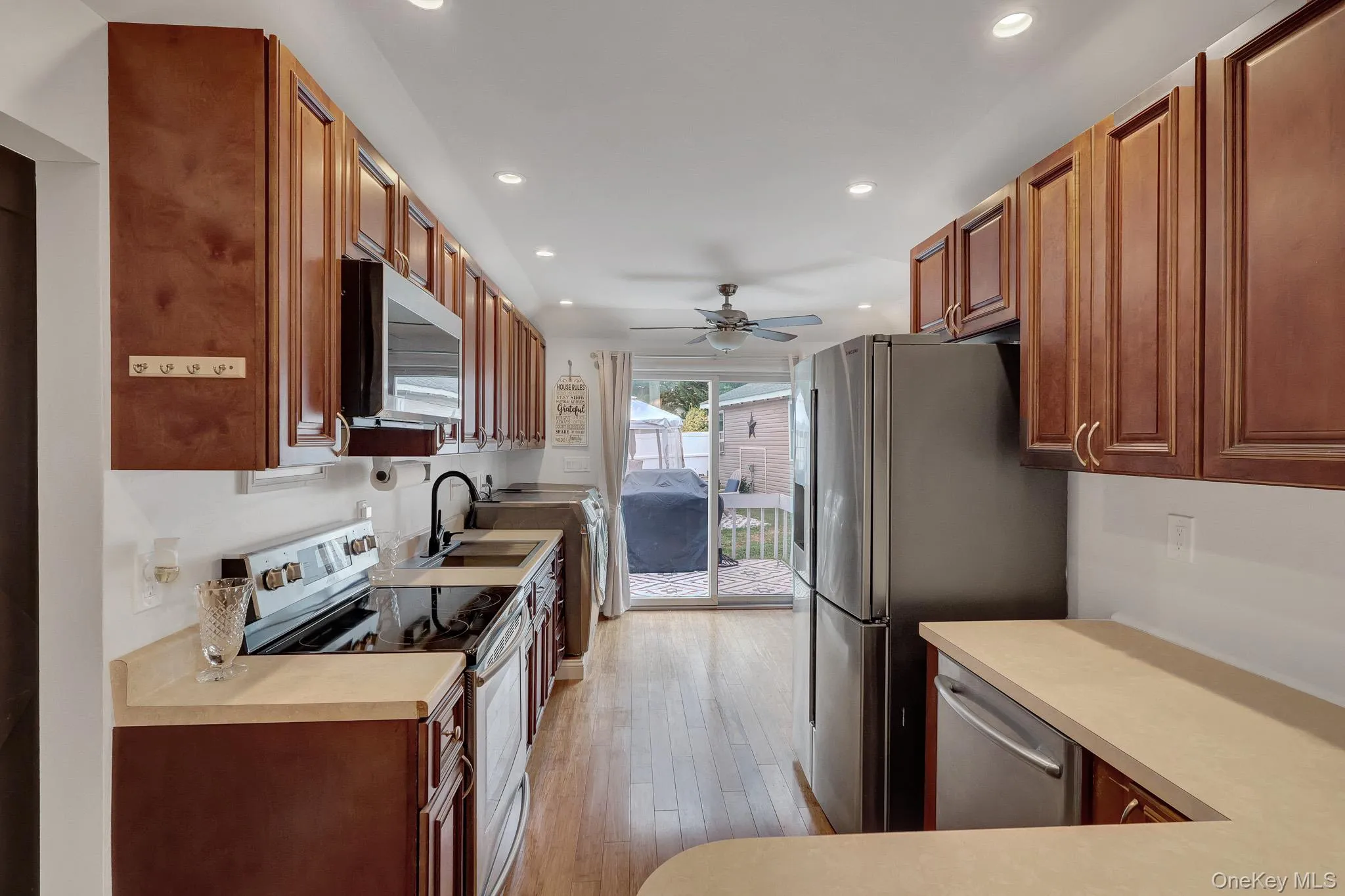 629 East Drive, Babylon, NY, 3 Bedrooms Bedrooms, 6 Rooms Rooms,1 BathroomBathrooms,Residential,For Rent,East,0,1029193 629 East Drive, Babylon, NY, 3 Bedrooms Bedrooms, 6 Rooms Rooms,1 BathroomBathrooms,Residential,For Rent,East,0,1029193