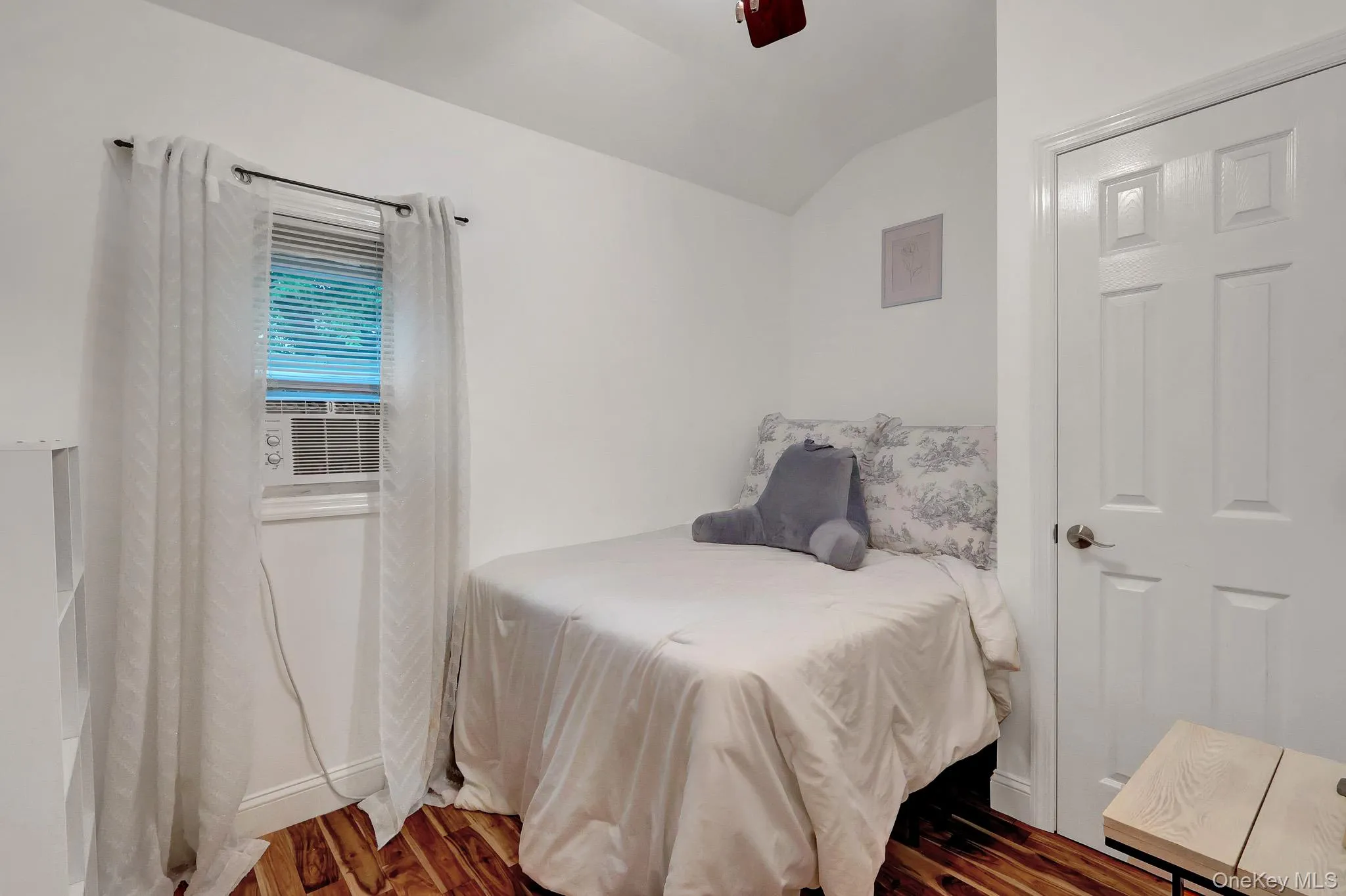 629 East Drive, Babylon, NY, 3 Bedrooms Bedrooms, 6 Rooms Rooms,1 BathroomBathrooms,Residential,For Rent,East,0,1029193 629 East Drive, Babylon, NY, 3 Bedrooms Bedrooms, 6 Rooms Rooms,1 BathroomBathrooms,Residential,For Rent,East,0,1029193