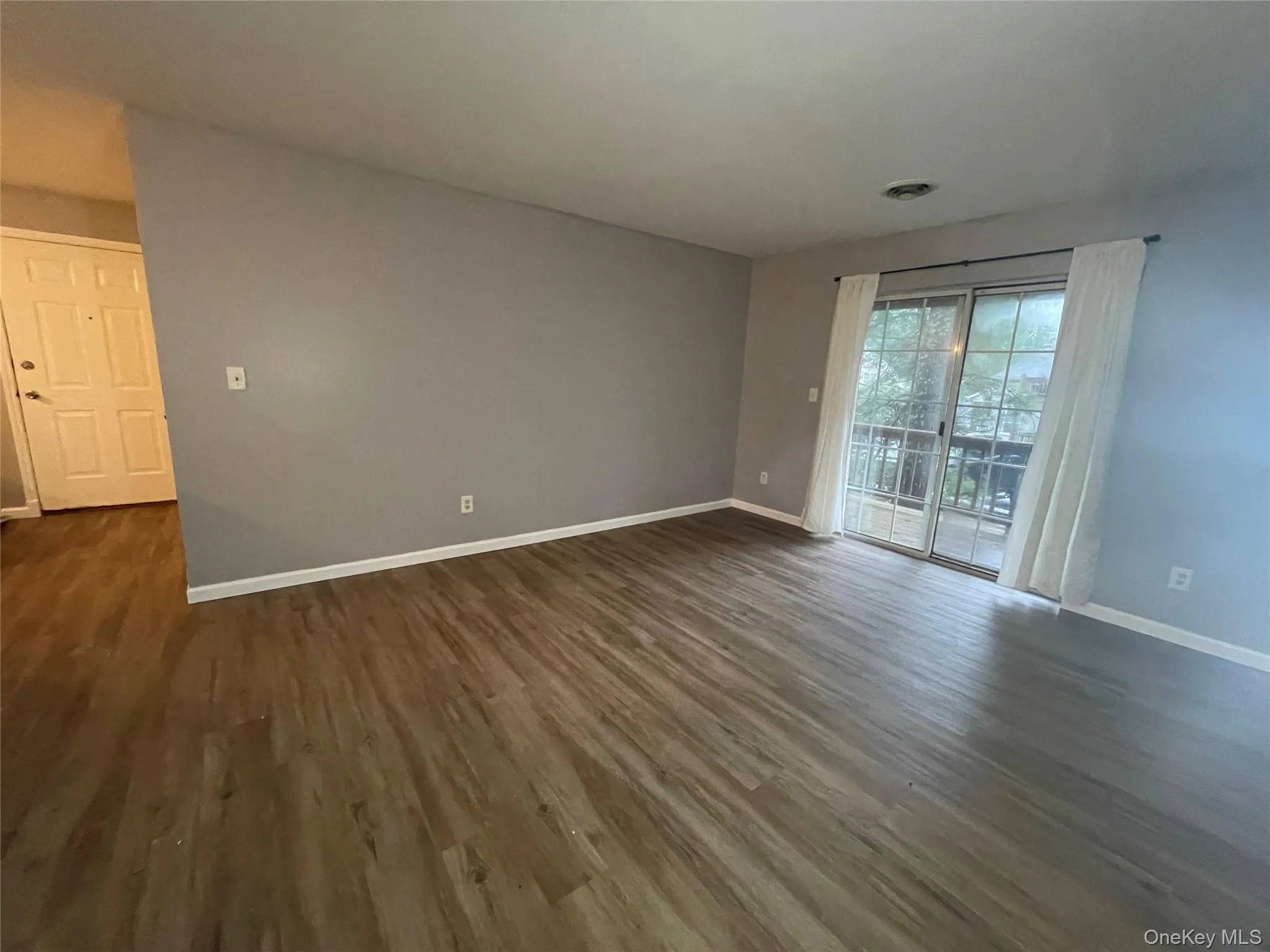 1902 Rosewood Court, Woodbury, NY, 2 Bedrooms Bedrooms, 8 Rooms Rooms,2 BathroomsBathrooms,Residential Lease,For Rent,Rosewood,0,1029197 1902 Rosewood Court, Woodbury, NY, 2 Bedrooms Bedrooms, 8 Rooms Rooms,2 BathroomsBathrooms,Residential Lease,For Rent,Rosewood,0,1029197