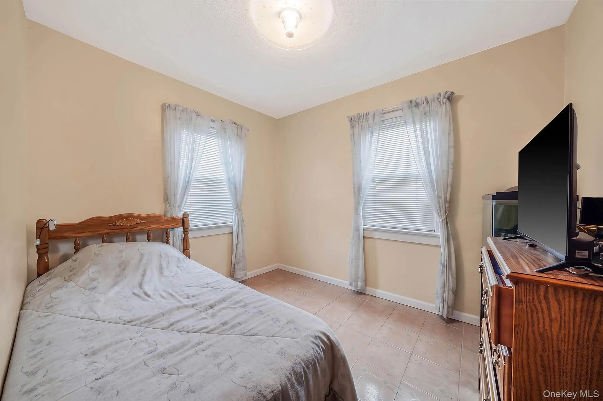 8602 241st Street, New York, NY, 2 Bedrooms Bedrooms, 5 Rooms Rooms,1 BathroomBathrooms,Residential,For Rent,241st,0,1029201 8602 241st Street, New York, NY, 2 Bedrooms Bedrooms, 5 Rooms Rooms,1 BathroomBathrooms,Residential,For Rent,241st,0,1029201