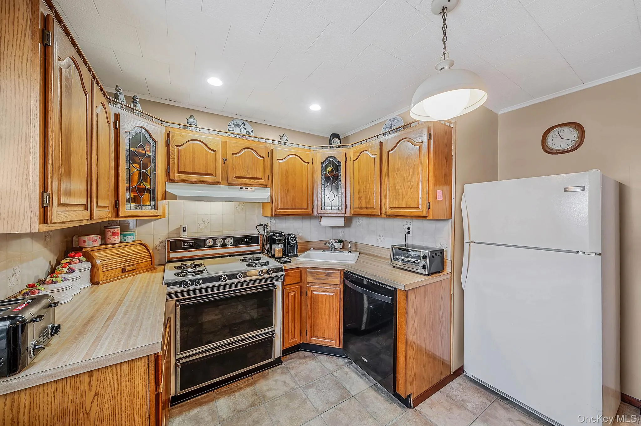 8602 241st Street, New York, NY, 2 Bedrooms Bedrooms, 5 Rooms Rooms,1 BathroomBathrooms,Residential,For Rent,241st,0,1029201 8602 241st Street, New York, NY, 2 Bedrooms Bedrooms, 5 Rooms Rooms,1 BathroomBathrooms,Residential,For Rent,241st,0,1029201