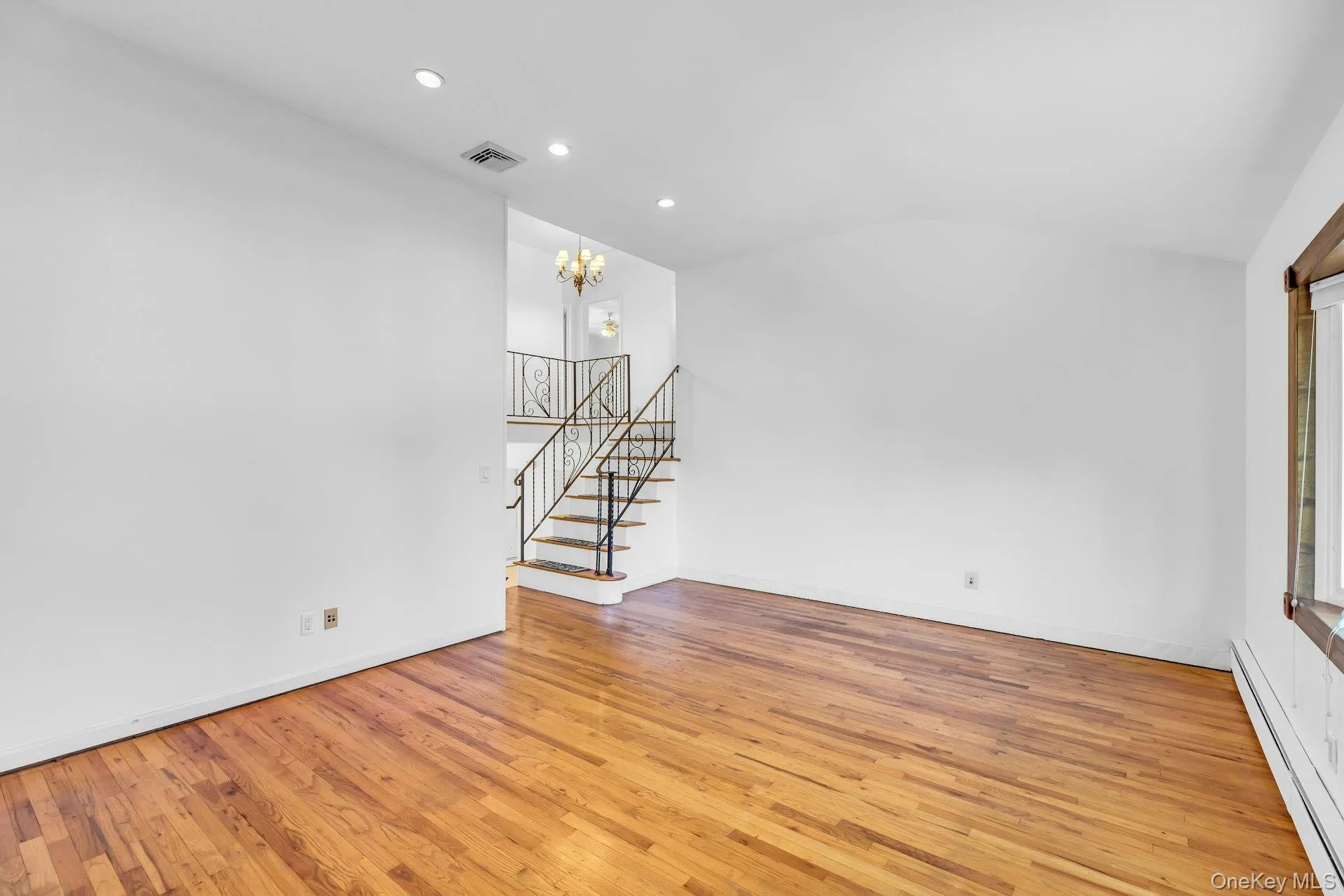 258 Lafayette Road, West Babylon, NY, 4 Bedrooms Bedrooms, 10 Rooms Rooms,2 BathroomsBathrooms,Residential,For Rent,Lafayette,0,1029206 258 Lafayette Road, West Babylon, NY, 4 Bedrooms Bedrooms, 10 Rooms Rooms,2 BathroomsBathrooms,Residential,For Rent,Lafayette,0,1029206