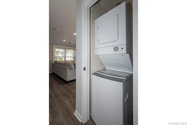 21 Sylvan Lane, Brookhaven, NY, 1 Bedroom Bedrooms, 4 Rooms Rooms,1 BathroomBathrooms,Residential Lease,For Rent,Sylvan,0,1029210 21 Sylvan Lane, Brookhaven, NY, 1 Bedroom Bedrooms, 4 Rooms Rooms,1 BathroomBathrooms,Residential Lease,For Rent,Sylvan,0,1029210