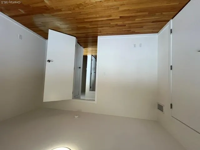 1 Kirkwood Road, North Hempstead, NY, 2 Bedrooms Bedrooms, 5 Rooms Rooms,2 BathroomsBathrooms,Residential Lease,For Rent,Kirkwood,0,1029219 1 Kirkwood Road, North Hempstead, NY, 2 Bedrooms Bedrooms, 5 Rooms Rooms,2 BathroomsBathrooms,Residential Lease,For Rent,Kirkwood,0,1029219