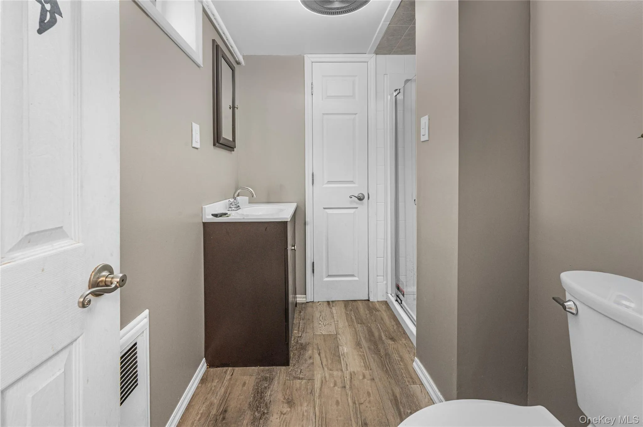 87-17 157th Avenue, New York, NY, 5 Bedrooms Bedrooms, 16 Rooms Rooms,3 BathroomsBathrooms,Residential,For Rent,157th,0,1029234 87-17 157th Avenue, New York, NY, 5 Bedrooms Bedrooms, 16 Rooms Rooms,3 BathroomsBathrooms,Residential,For Rent,157th,0,1029234