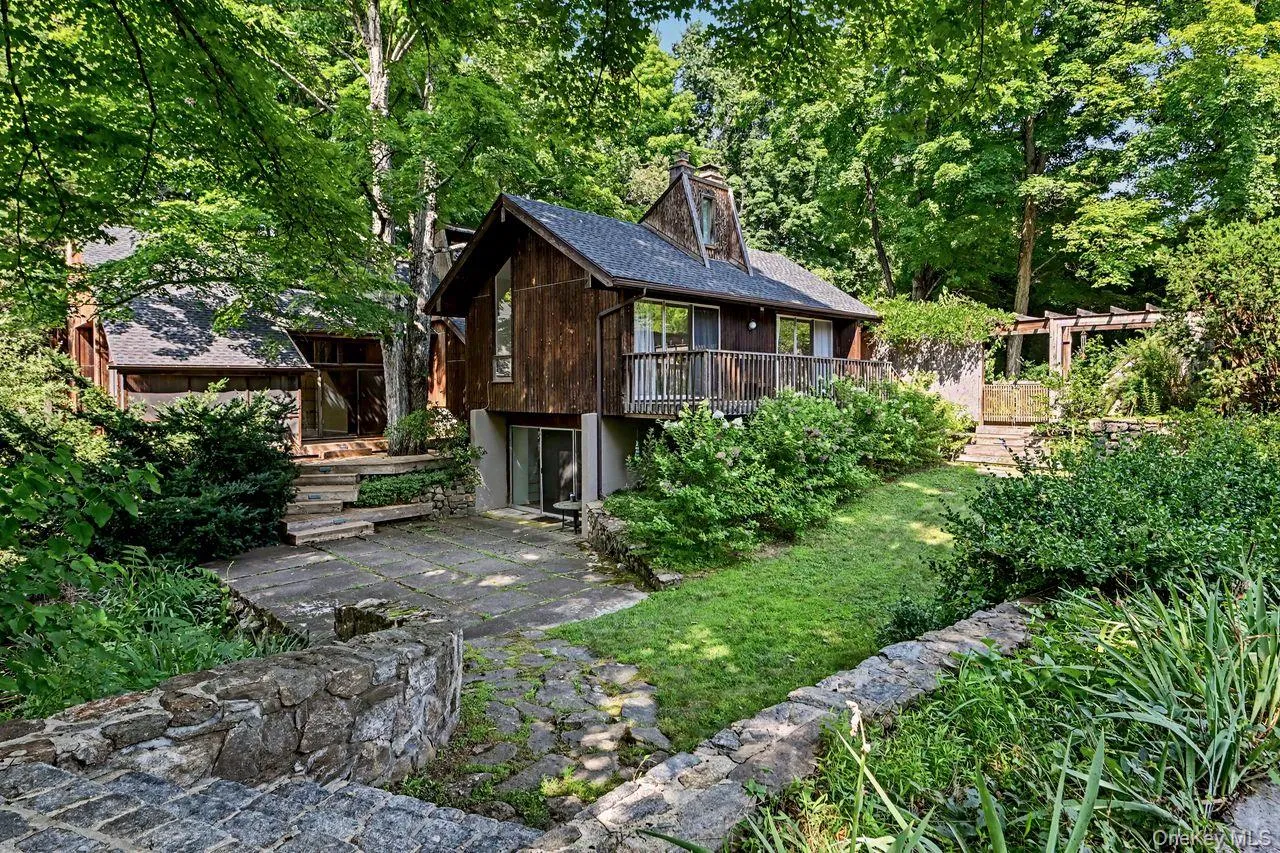 394 Salem Road, Southeast, NY, 4 Bedrooms Bedrooms, 11 Rooms Rooms,3 BathroomsBathrooms,Residential,For Rent,Salem,0,1029241 394 Salem Road, Southeast, NY, 4 Bedrooms Bedrooms, 11 Rooms Rooms,3 BathroomsBathrooms,Residential,For Rent,Salem,0,1029241