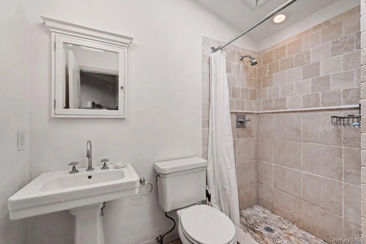 394 Salem Road, Southeast, NY, 4 Bedrooms Bedrooms, 11 Rooms Rooms,3 BathroomsBathrooms,Residential,For Rent,Salem,0,1029241 394 Salem Road, Southeast, NY, 4 Bedrooms Bedrooms, 11 Rooms Rooms,3 BathroomsBathrooms,Residential,For Rent,Salem,0,1029241