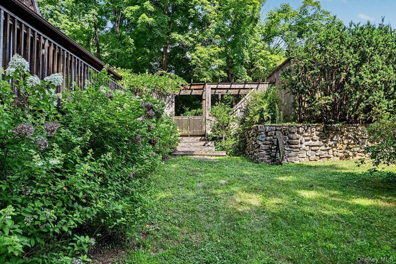 394 Salem Road, Southeast, NY, 4 Bedrooms Bedrooms, 11 Rooms Rooms,3 BathroomsBathrooms,Residential,For Rent,Salem,0,1029241 394 Salem Road, Southeast, NY, 4 Bedrooms Bedrooms, 11 Rooms Rooms,3 BathroomsBathrooms,Residential,For Rent,Salem,0,1029241