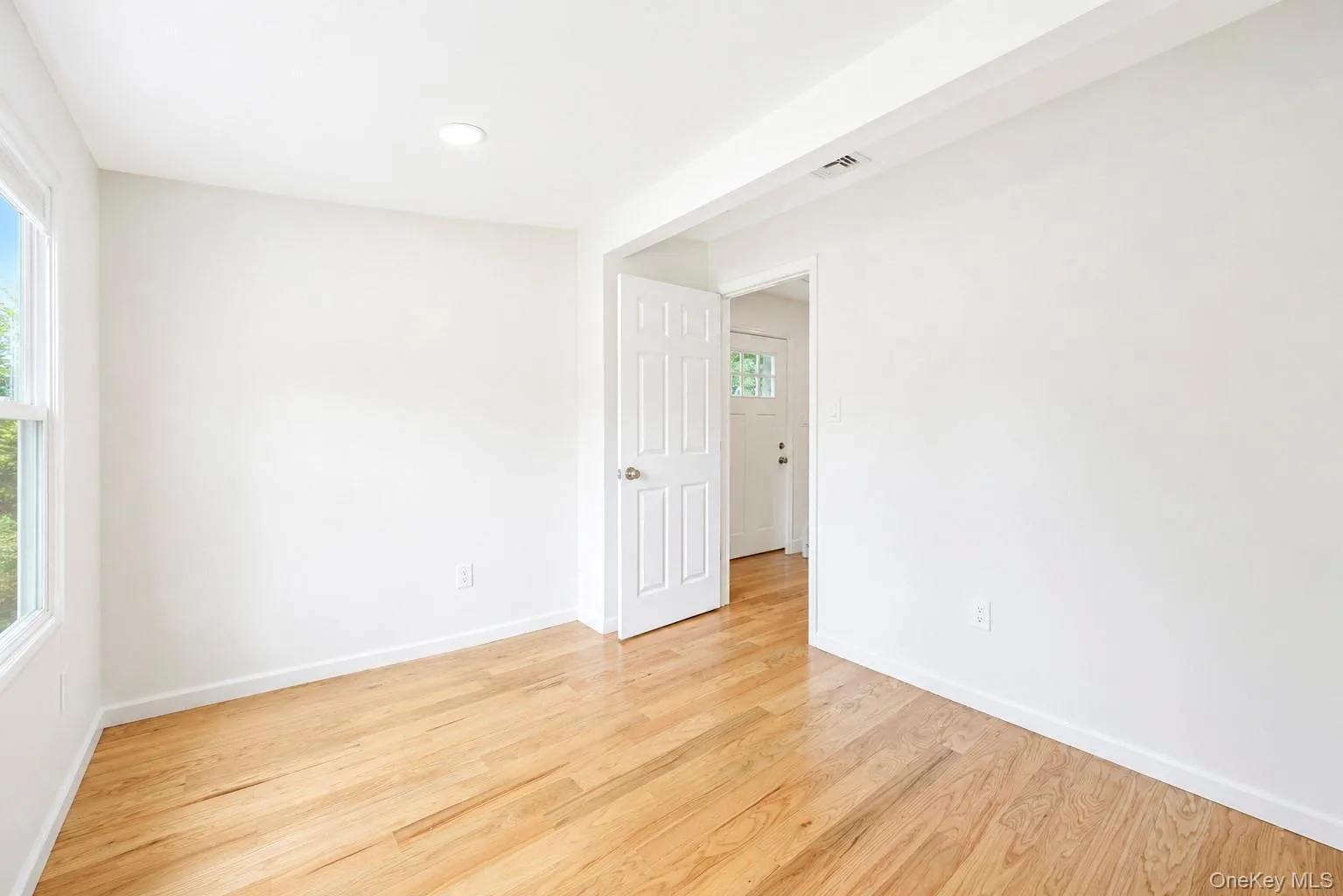 31 Oakland Avenue, Brookhaven, NY, 3 Bedrooms Bedrooms, 5 Rooms Rooms,2 BathroomsBathrooms,Residential,For Rent,Oakland,0,1029243 31 Oakland Avenue, Brookhaven, NY, 3 Bedrooms Bedrooms, 5 Rooms Rooms,2 BathroomsBathrooms,Residential,For Rent,Oakland,0,1029243