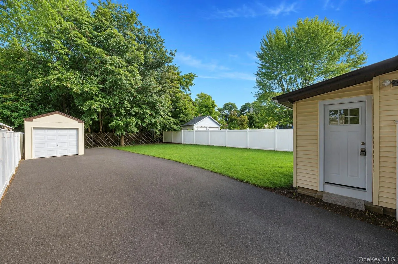 31 Oakland Avenue, Brookhaven, NY, 3 Bedrooms Bedrooms, 5 Rooms Rooms,2 BathroomsBathrooms,Residential,For Rent,Oakland,0,1029243 31 Oakland Avenue, Brookhaven, NY, 3 Bedrooms Bedrooms, 5 Rooms Rooms,2 BathroomsBathrooms,Residential,For Rent,Oakland,0,1029243