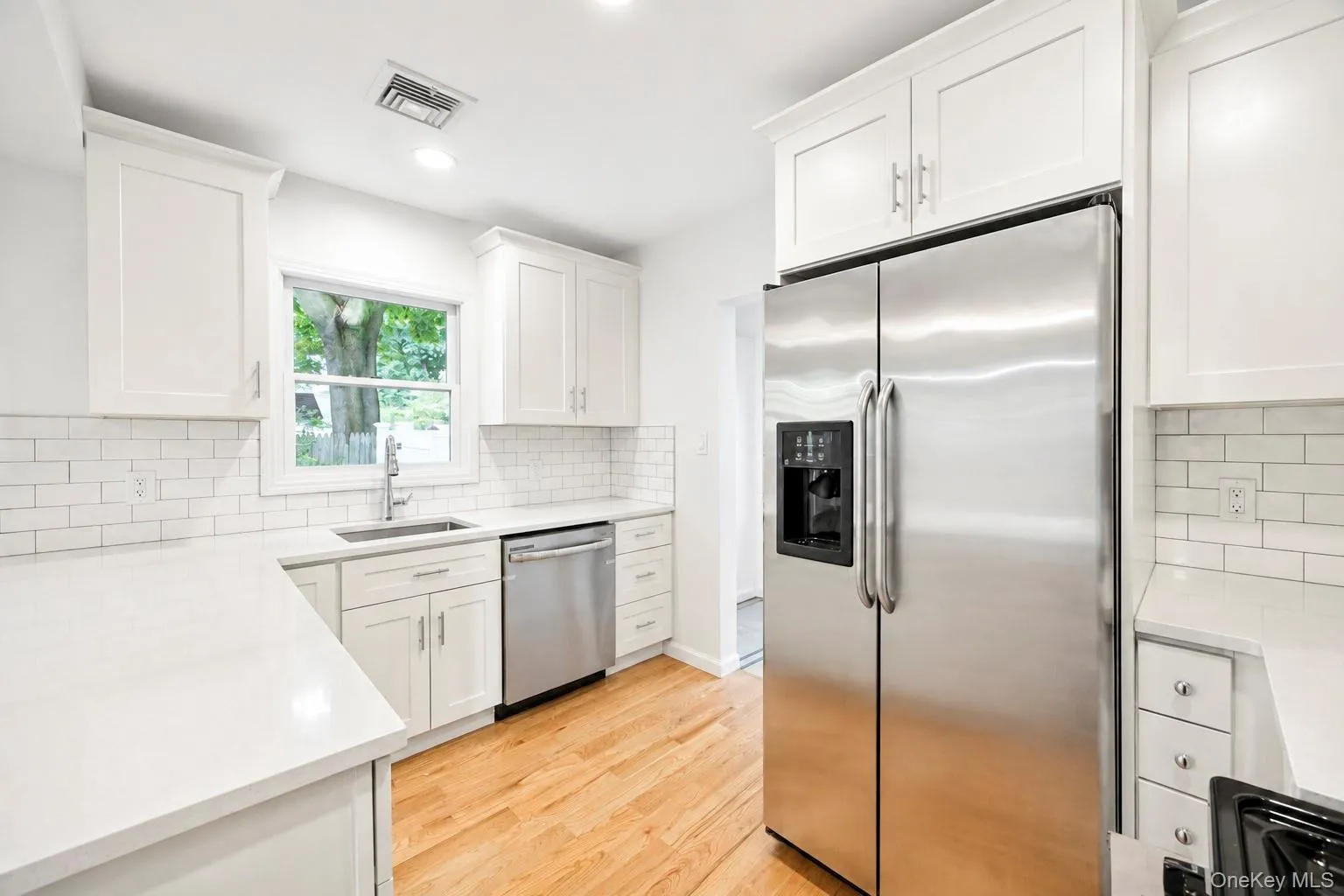 31 Oakland Avenue, Brookhaven, NY, 3 Bedrooms Bedrooms, 5 Rooms Rooms,2 BathroomsBathrooms,Residential,For Rent,Oakland,0,1029243 31 Oakland Avenue, Brookhaven, NY, 3 Bedrooms Bedrooms, 5 Rooms Rooms,2 BathroomsBathrooms,Residential,For Rent,Oakland,0,1029243