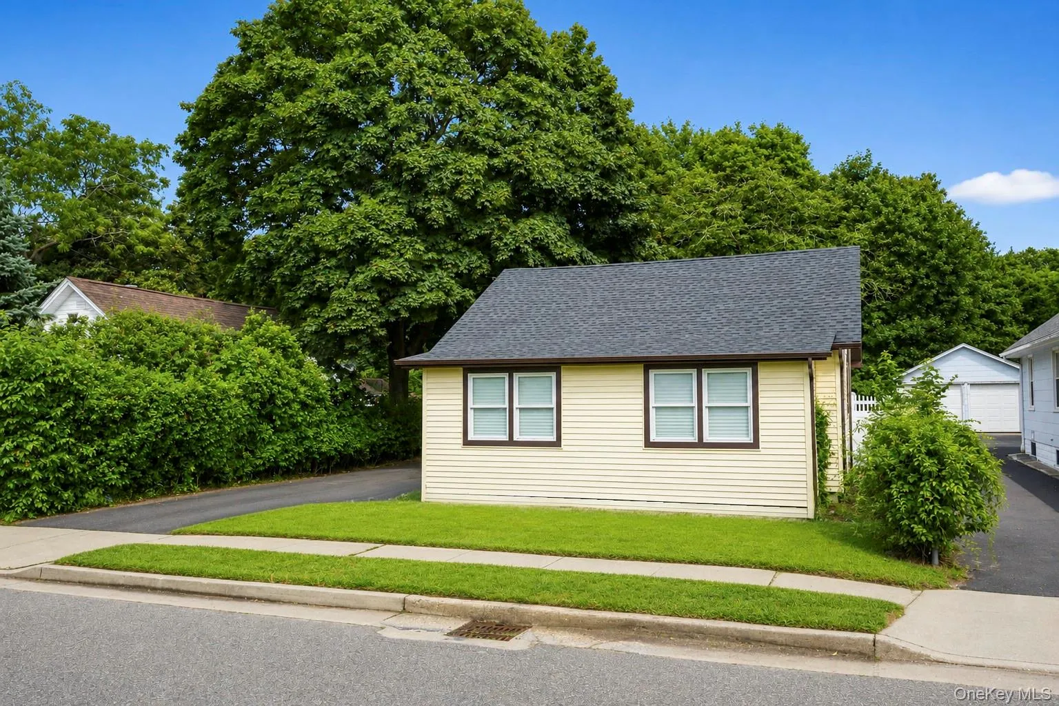 31 Oakland Avenue, Brookhaven, NY, 3 Bedrooms Bedrooms, 5 Rooms Rooms,2 BathroomsBathrooms,Residential,For Rent,Oakland,0,1029243 31 Oakland Avenue, Brookhaven, NY, 3 Bedrooms Bedrooms, 5 Rooms Rooms,2 BathroomsBathrooms,Residential,For Rent,Oakland,0,1029243