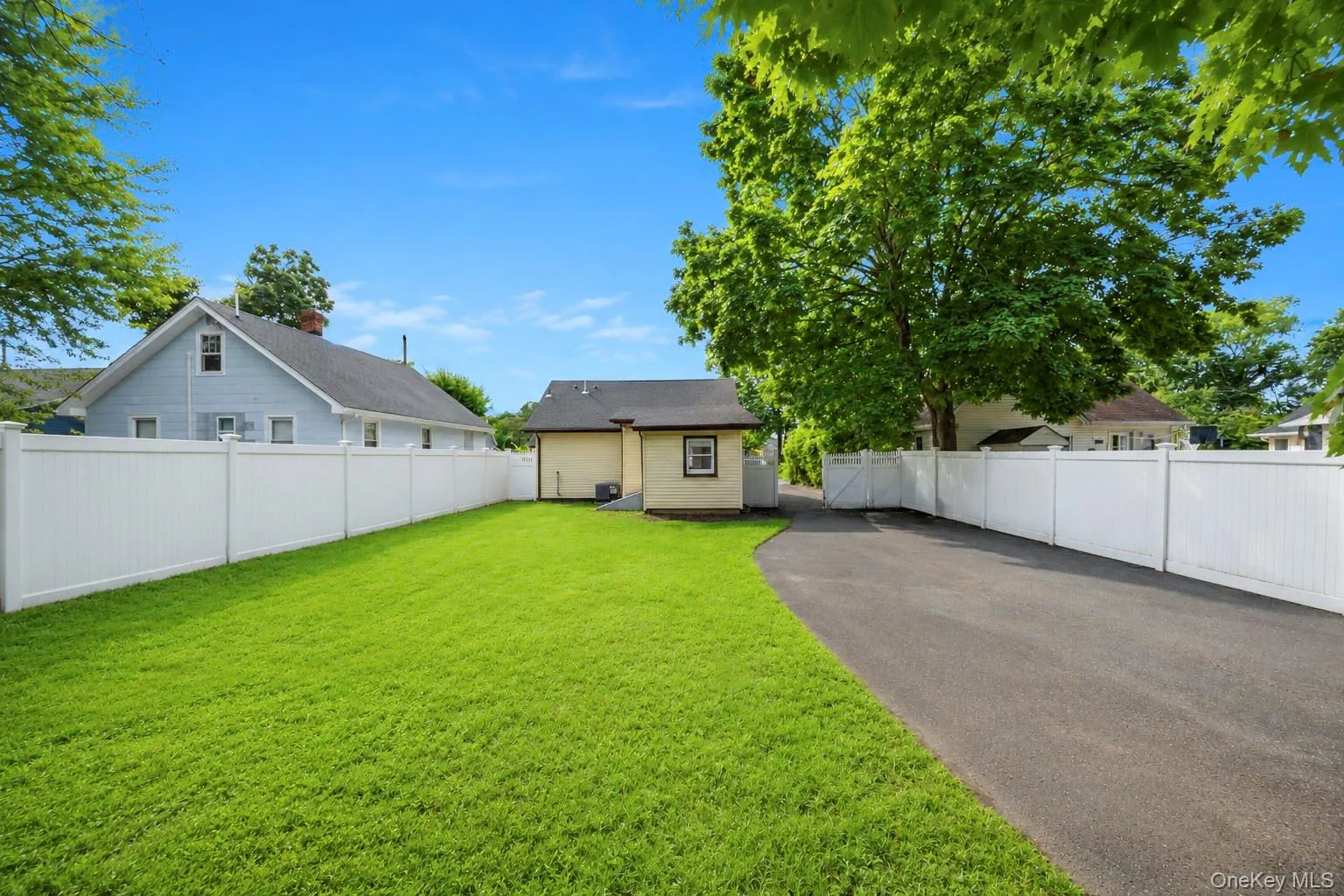 31 Oakland Avenue, Brookhaven, NY, 3 Bedrooms Bedrooms, 5 Rooms Rooms,2 BathroomsBathrooms,Residential,For Rent,Oakland,0,1029243 31 Oakland Avenue, Brookhaven, NY, 3 Bedrooms Bedrooms, 5 Rooms Rooms,2 BathroomsBathrooms,Residential,For Rent,Oakland,0,1029243