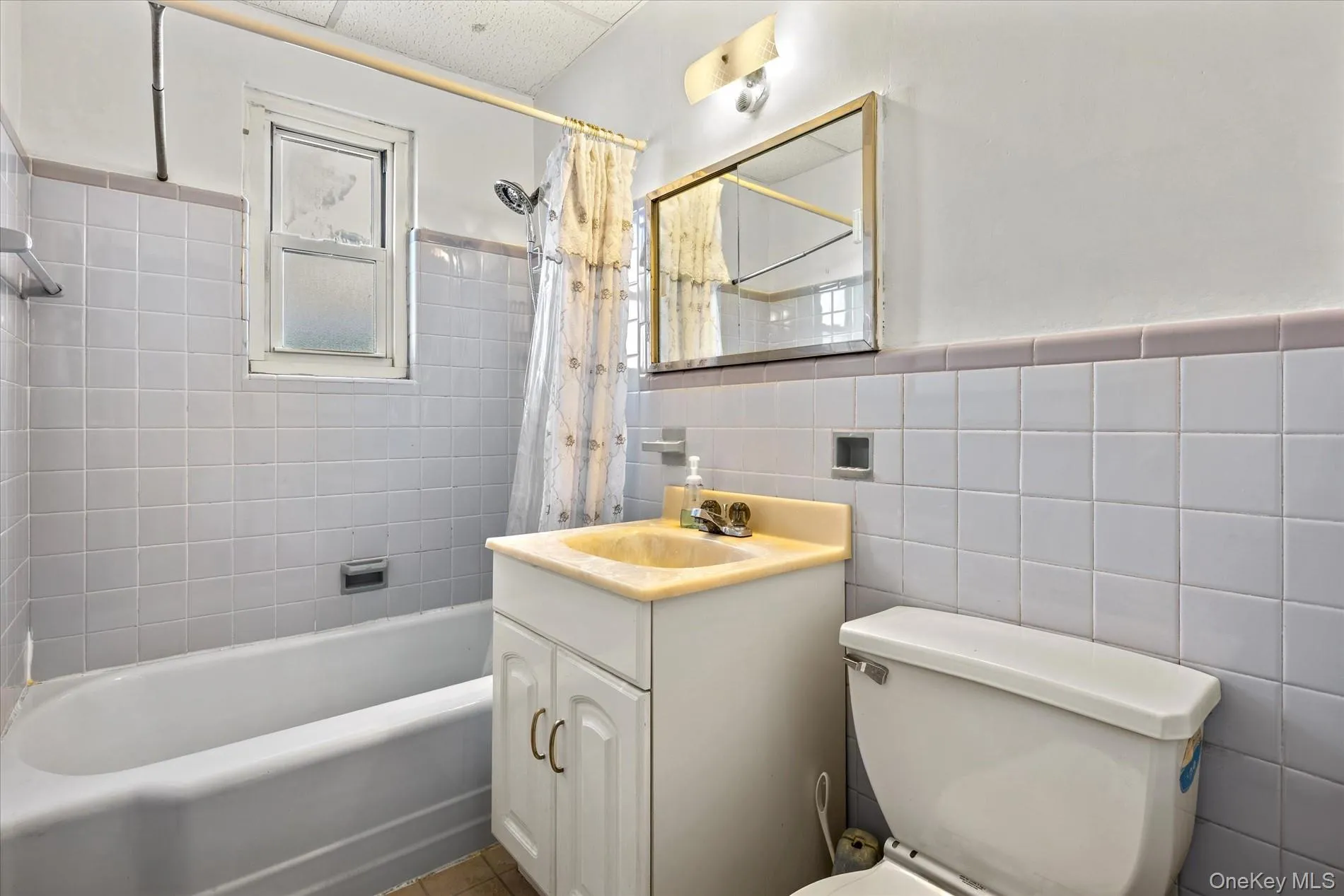89-20 155th Avenue, New York, NY, 2 Bedrooms Bedrooms, 5 Rooms Rooms,1 BathroomBathrooms,Residential,For Rent,155th,0,1029250 89-20 155th Avenue, New York, NY, 2 Bedrooms Bedrooms, 5 Rooms Rooms,1 BathroomBathrooms,Residential,For Rent,155th,0,1029250