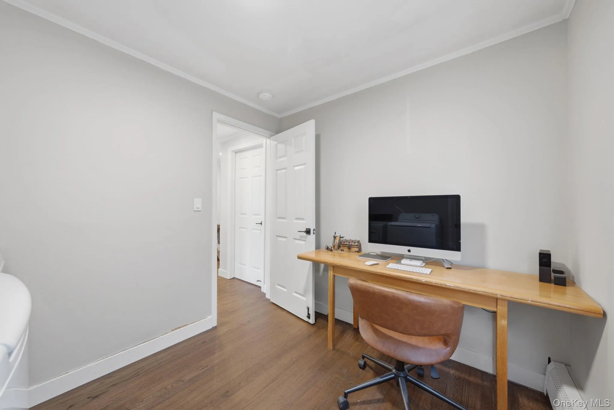 Bedroom/Office/Laundry Bedroom/Office/Laundry