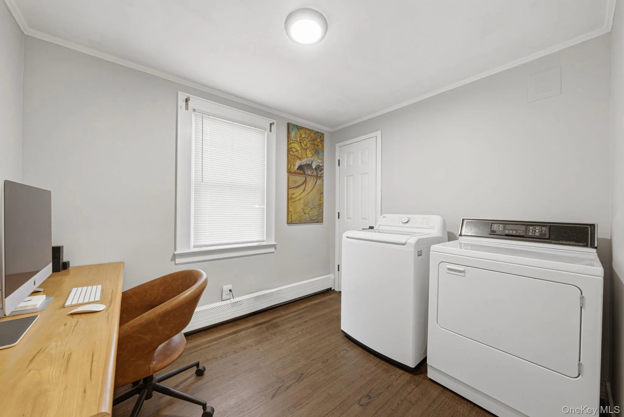 Bedroom/Office/Laundry Bedroom/Office/Laundry