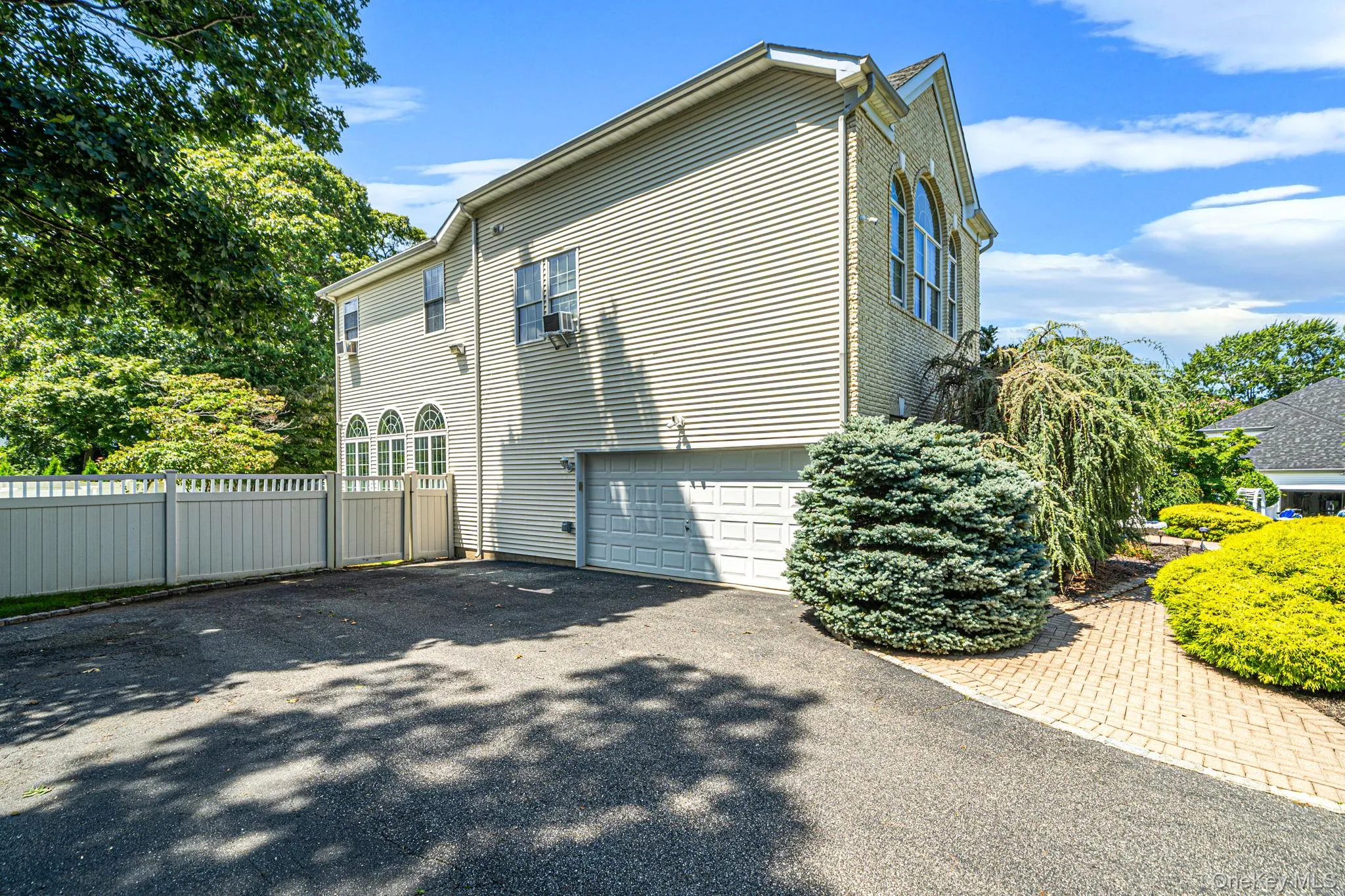2 Hamilton Place, Brookhaven, NY, 5 Bedrooms Bedrooms, 10 Rooms Rooms,4 BathroomsBathrooms,Residential,For Rent,Hamilton,0,1029265 2 Hamilton Place, Brookhaven, NY, 5 Bedrooms Bedrooms, 10 Rooms Rooms,4 BathroomsBathrooms,Residential,For Rent,Hamilton,0,1029265