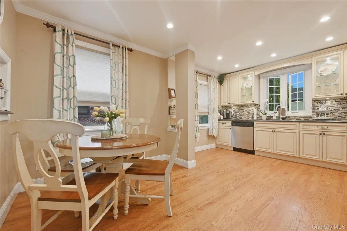 Eat In Kitchen Eat In Kitchen