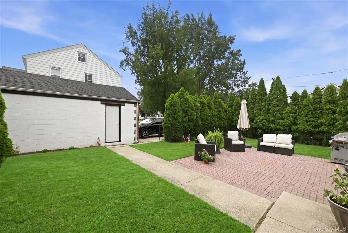 Patio/Yard Patio/Yard