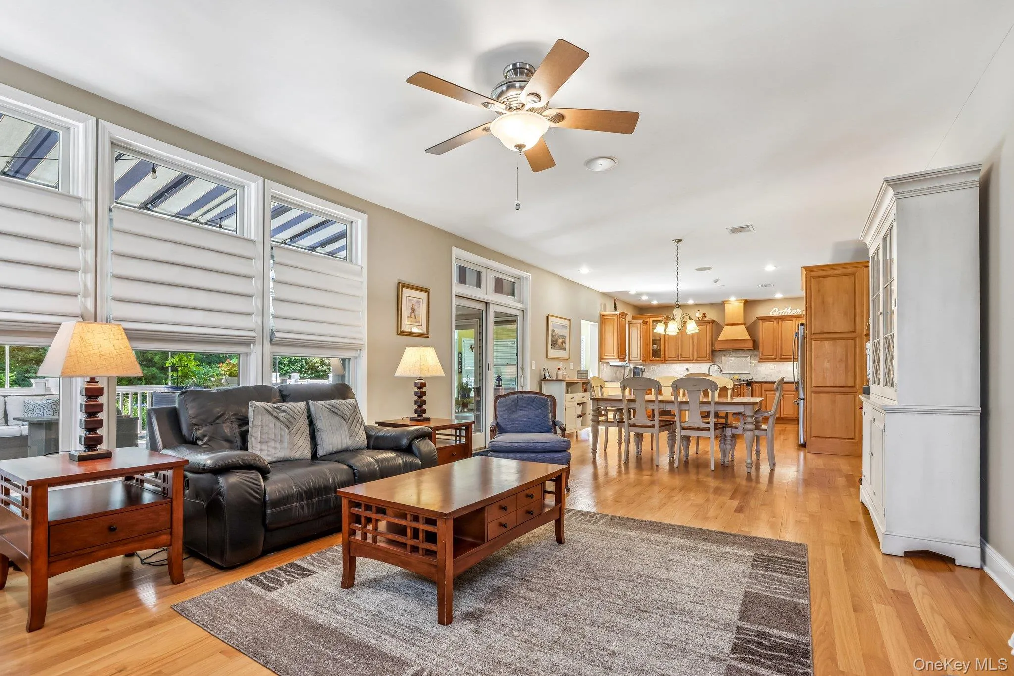Opens to kitchen Opens to kitchen