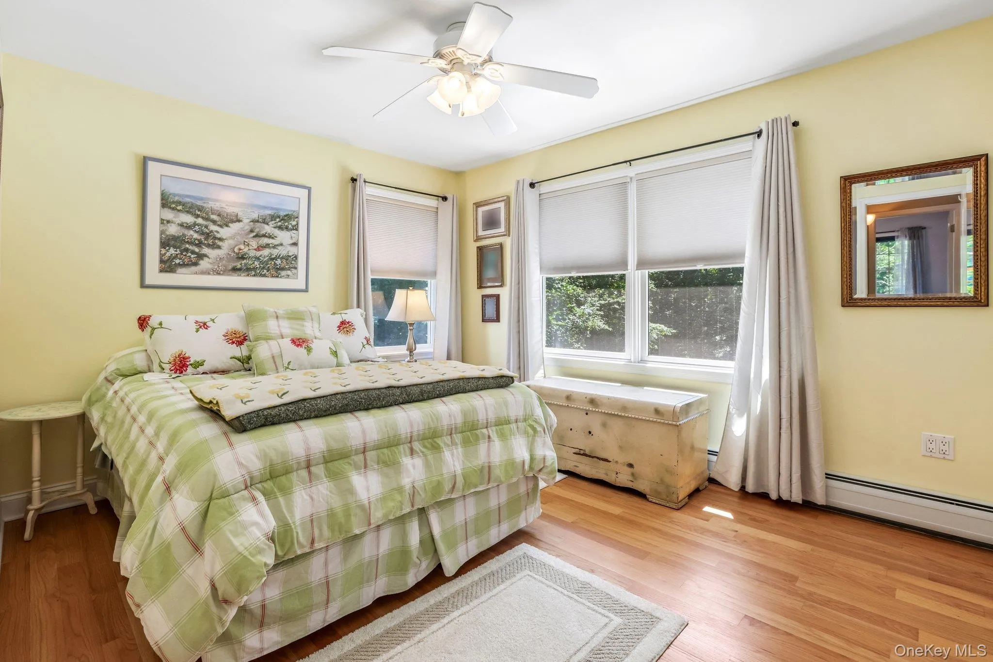 Gleaming hardwood floors Gleaming hardwood floors